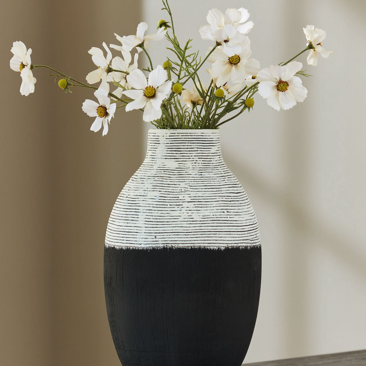 Girtha - Vase