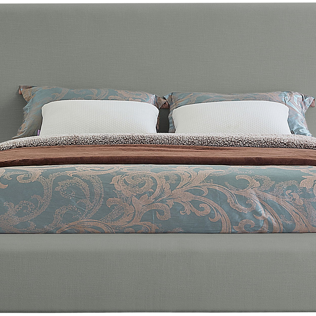 Devin - Bed