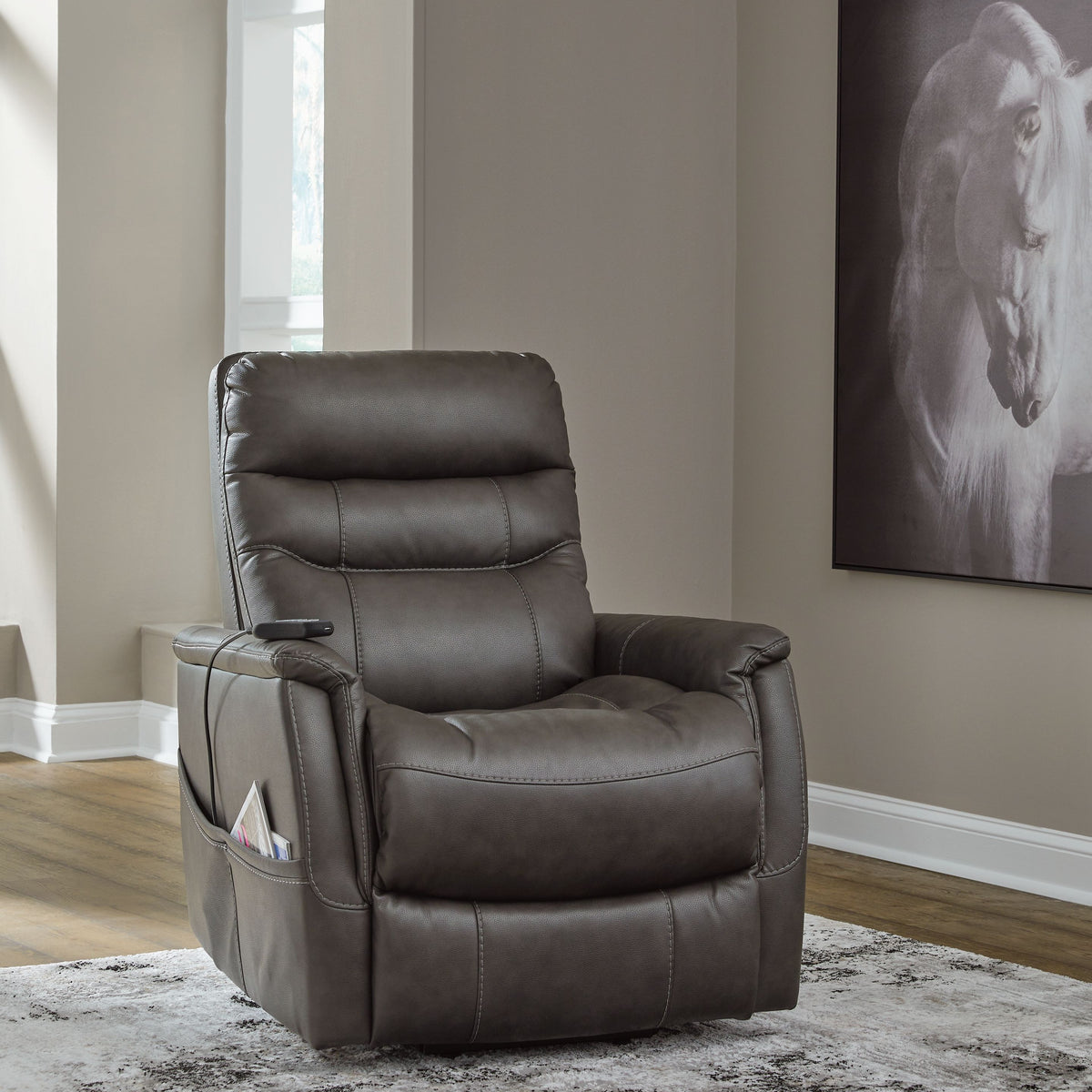 Strawbill - Power Lift Recliner