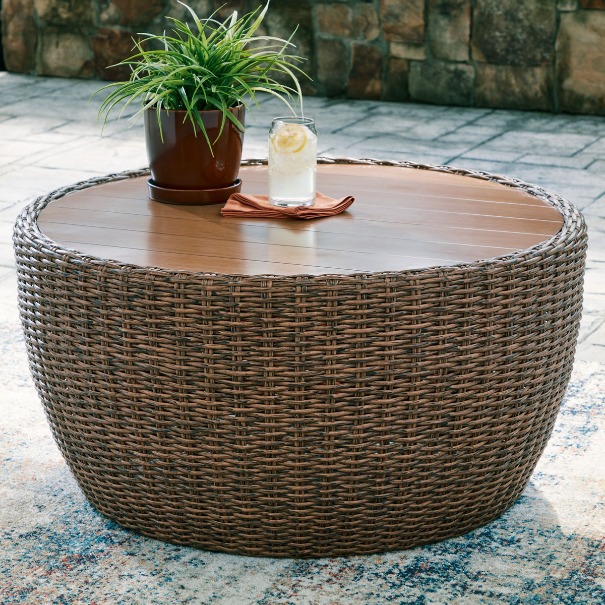 Double Point - Round Cocktail Table - Beige