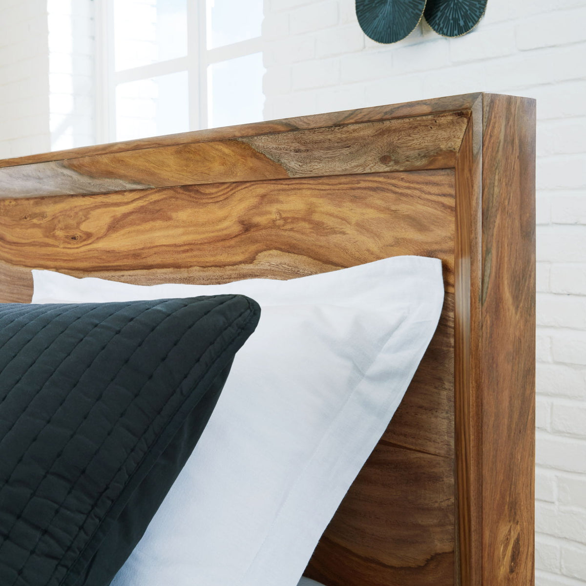 Dressonni - Panel Bed