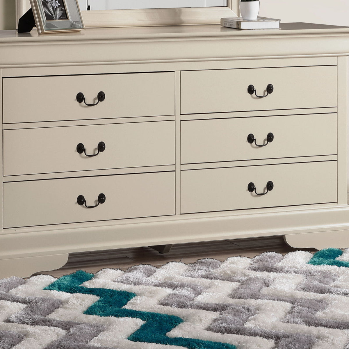 Elegant Traditional Storage Dresser