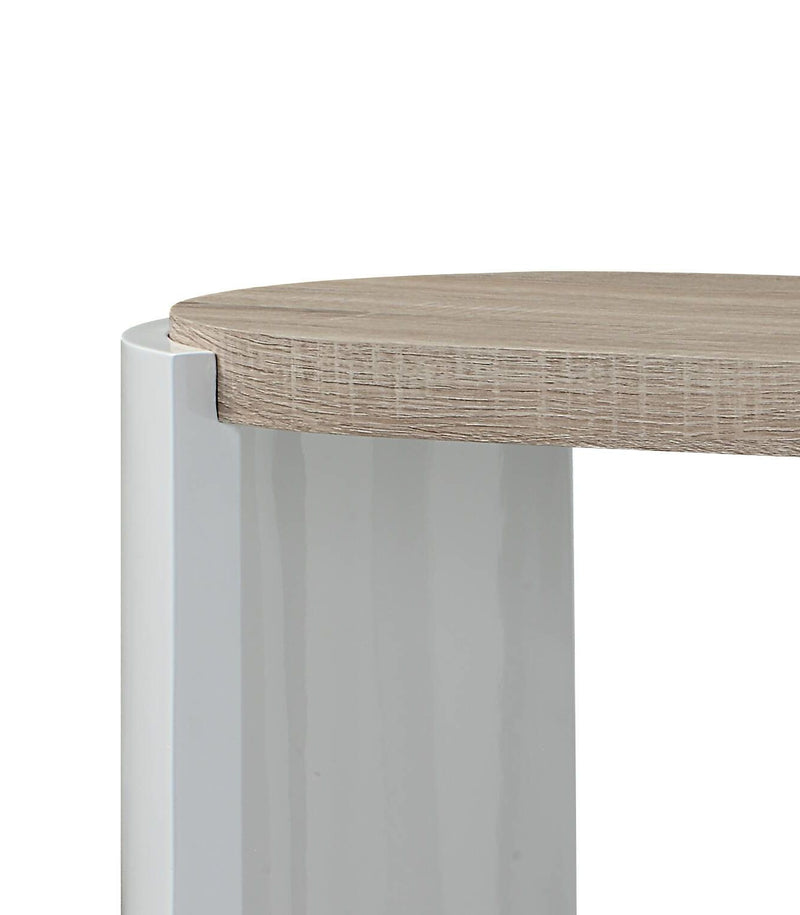 Oak tabletop with rounded corner on white frame sofa table, close-up side panel