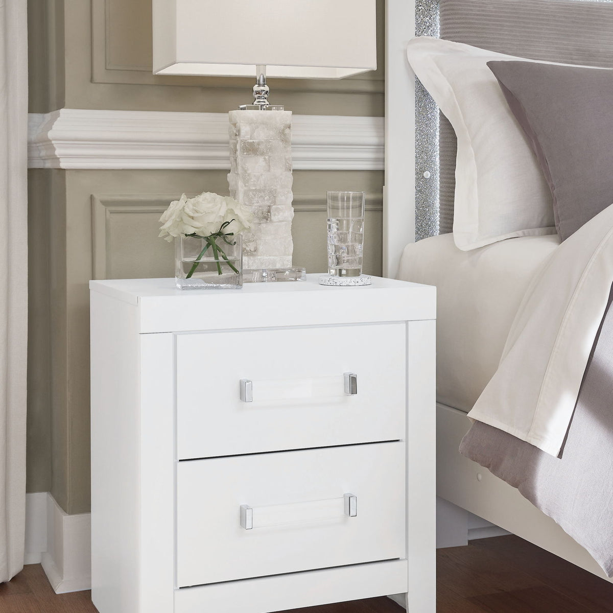 Maeling - Two Drawer Night Stand