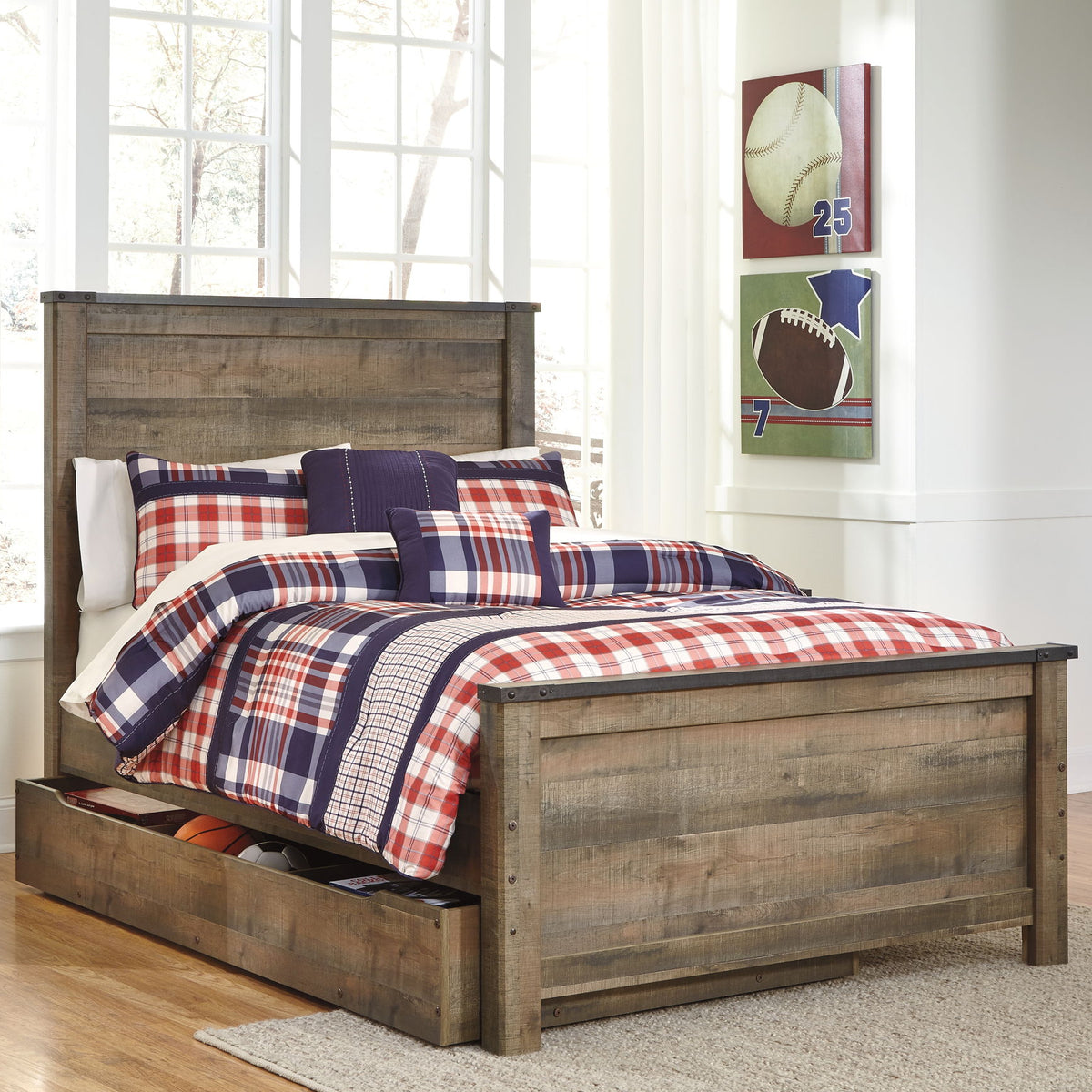 Trinell - Panel Bed