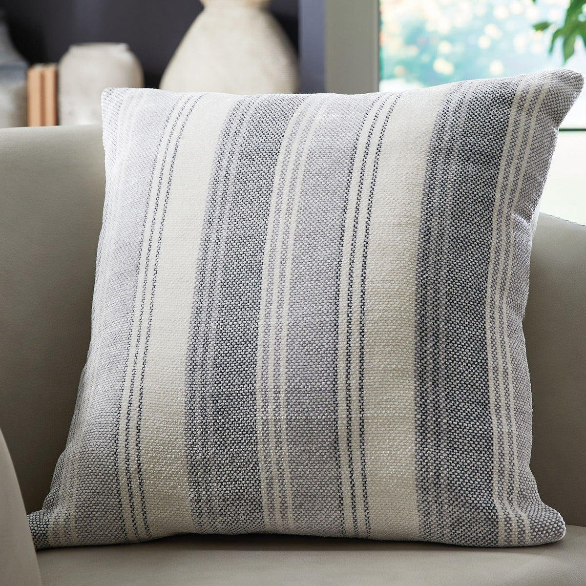 Adikus - Pillow