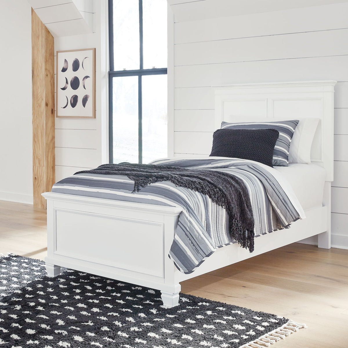 Fortman - Panel Bed