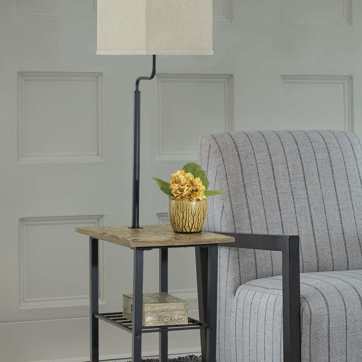 Shianne - Metal Tray Lamp  - Black