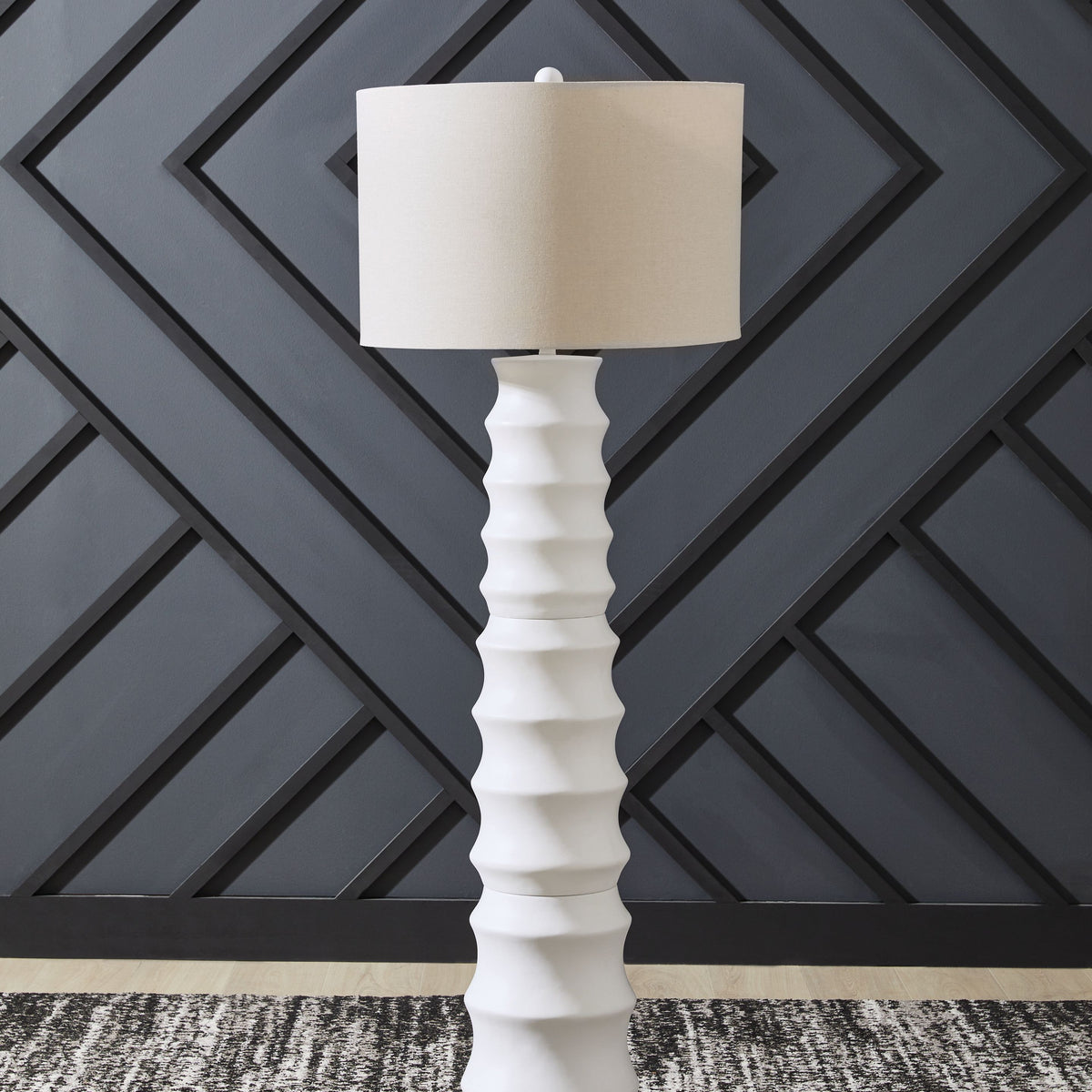Veraleigh - Poly Lamp