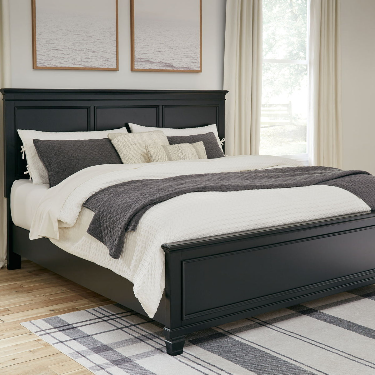 Lanolee - Panel Bed