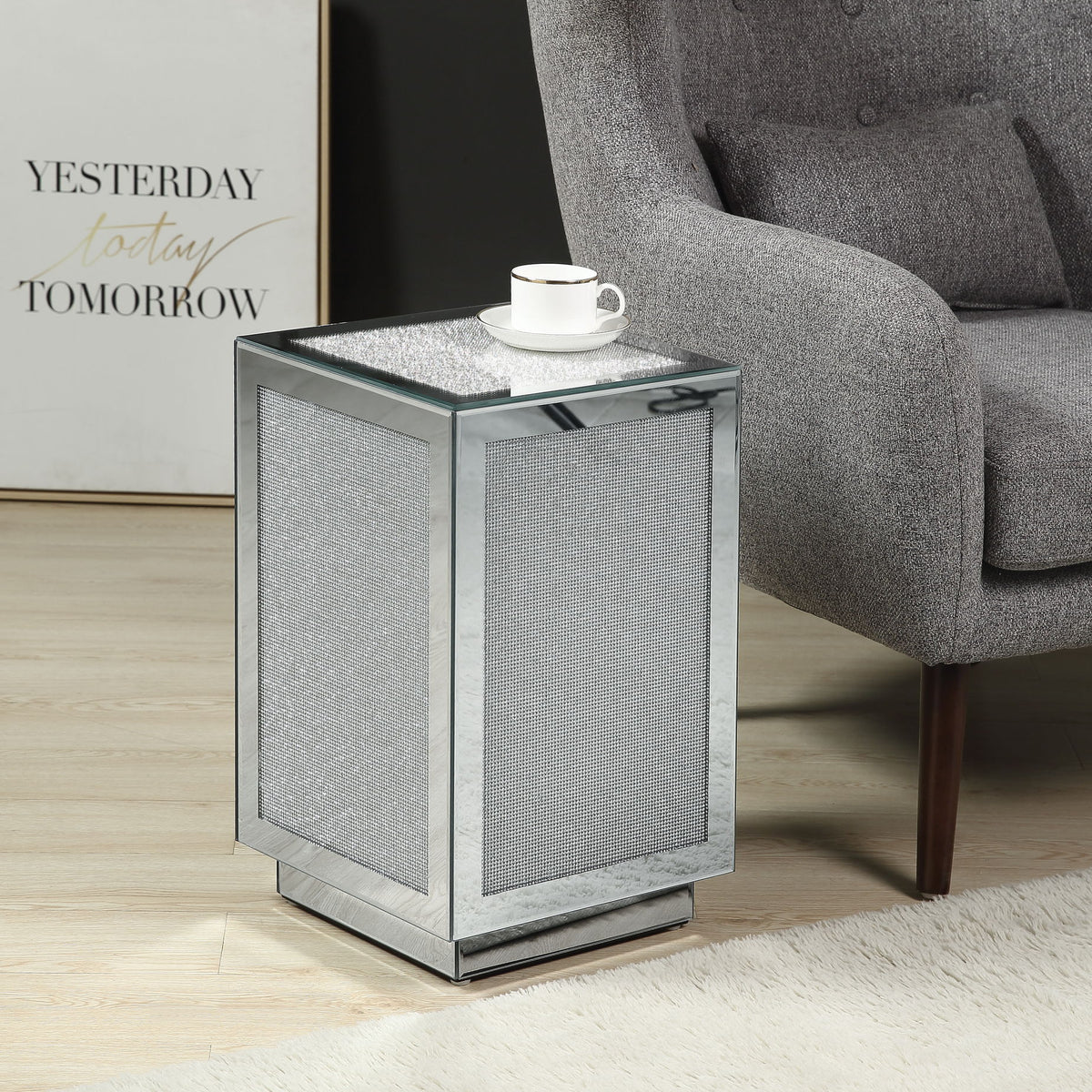 Noralie - Accent Table - Silver - Mirror