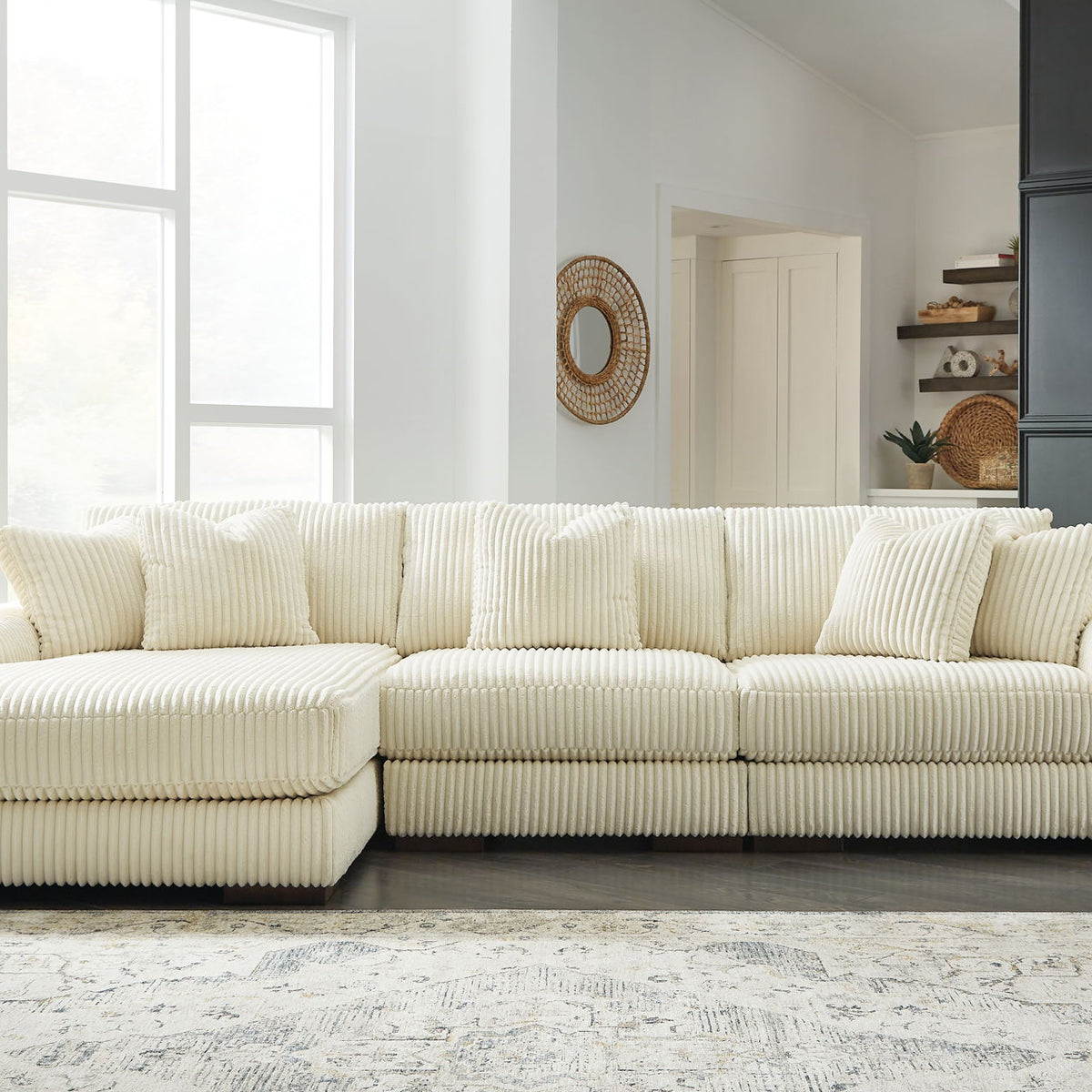 Lindyn - 3 Piece Sectional