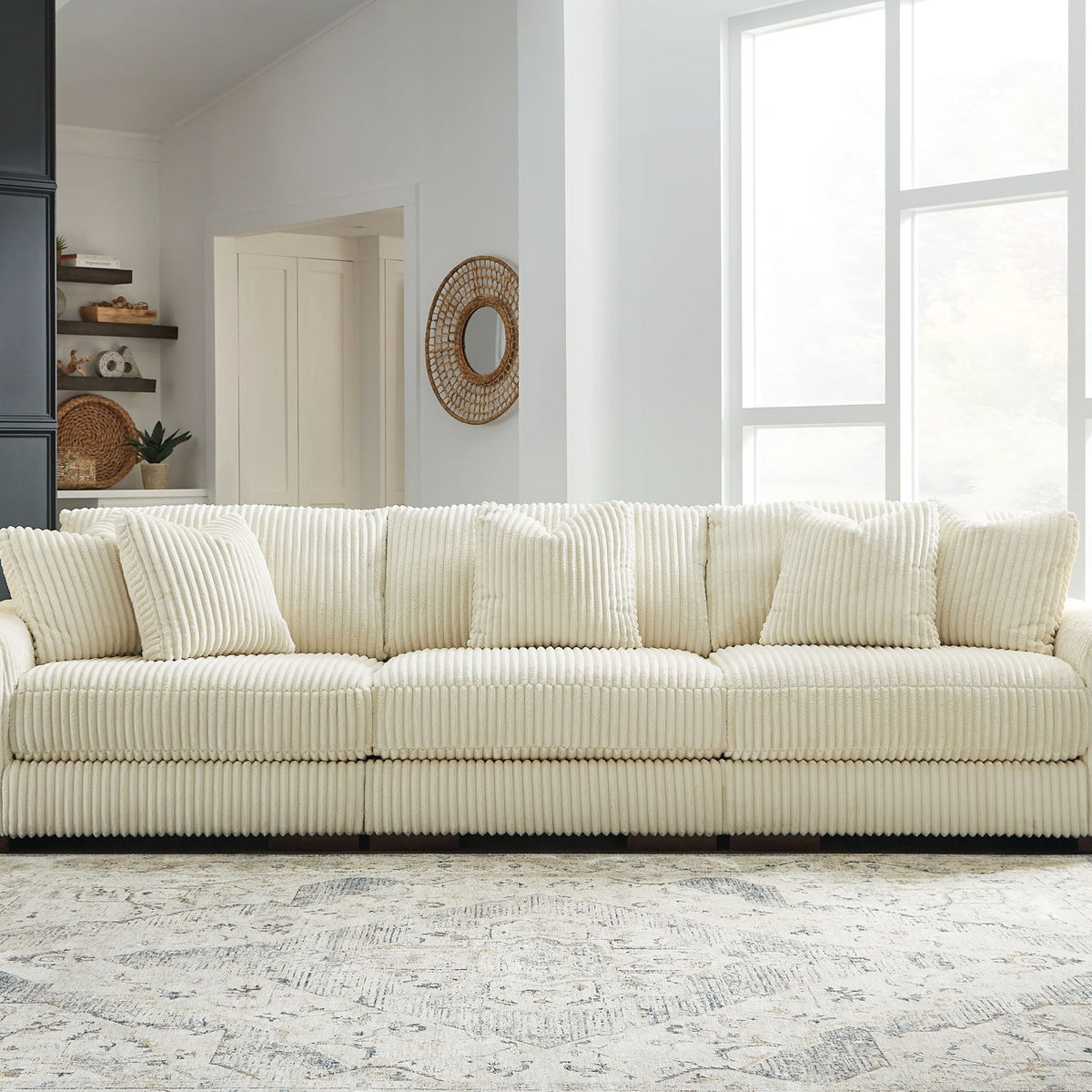 Lindyn - 3 Piece Sectional