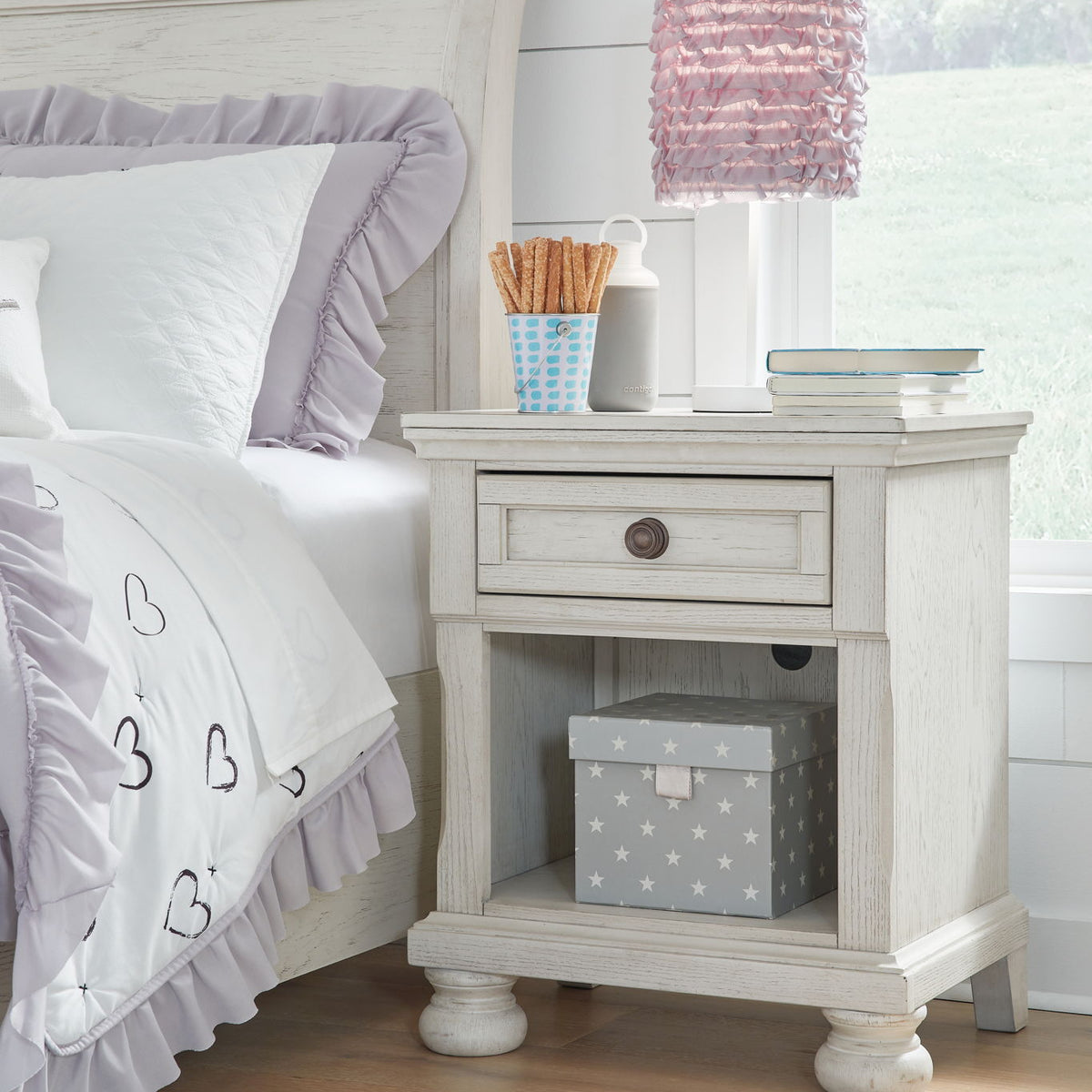 Robbinsdale - One Drawer Night Stand - Antique White