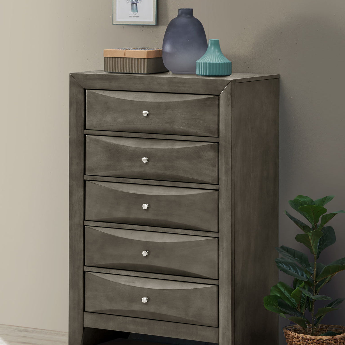 Marilla - Chest