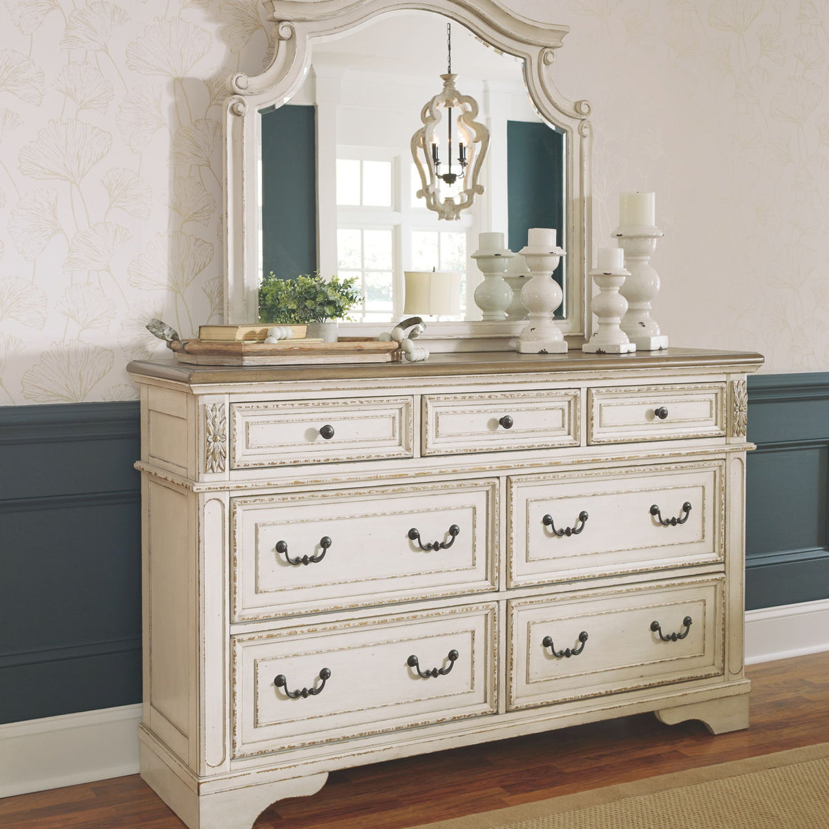Realyn - Dresser, Mirror