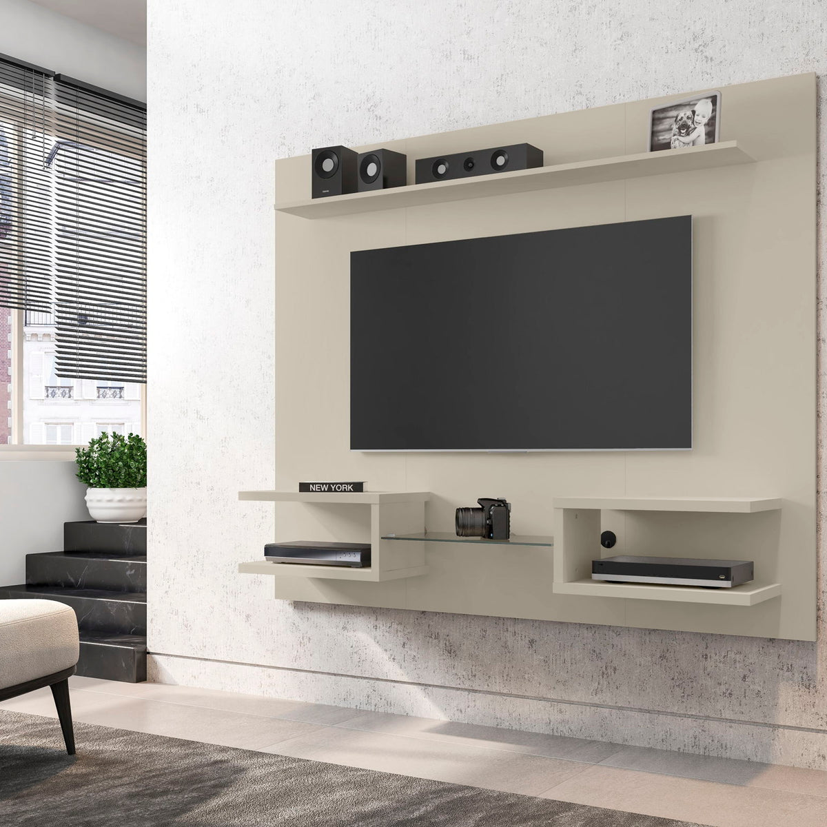 Manhattan Plaza - TV Panel