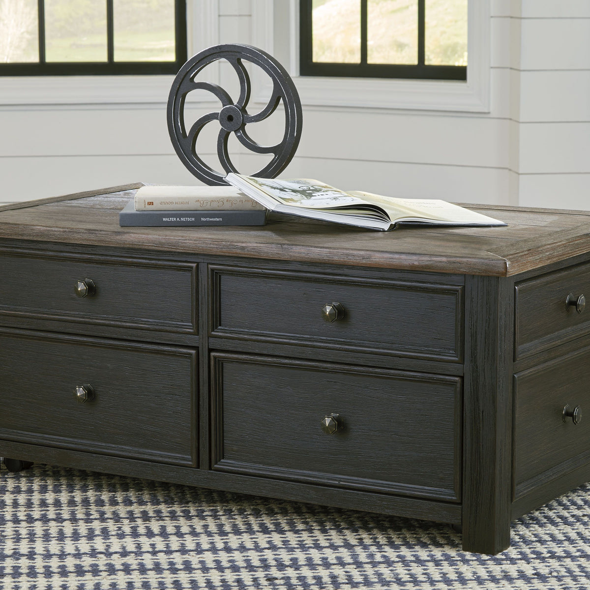 Tyler Creek - Lift Top Cocktail Table - Grayish Brown / Black