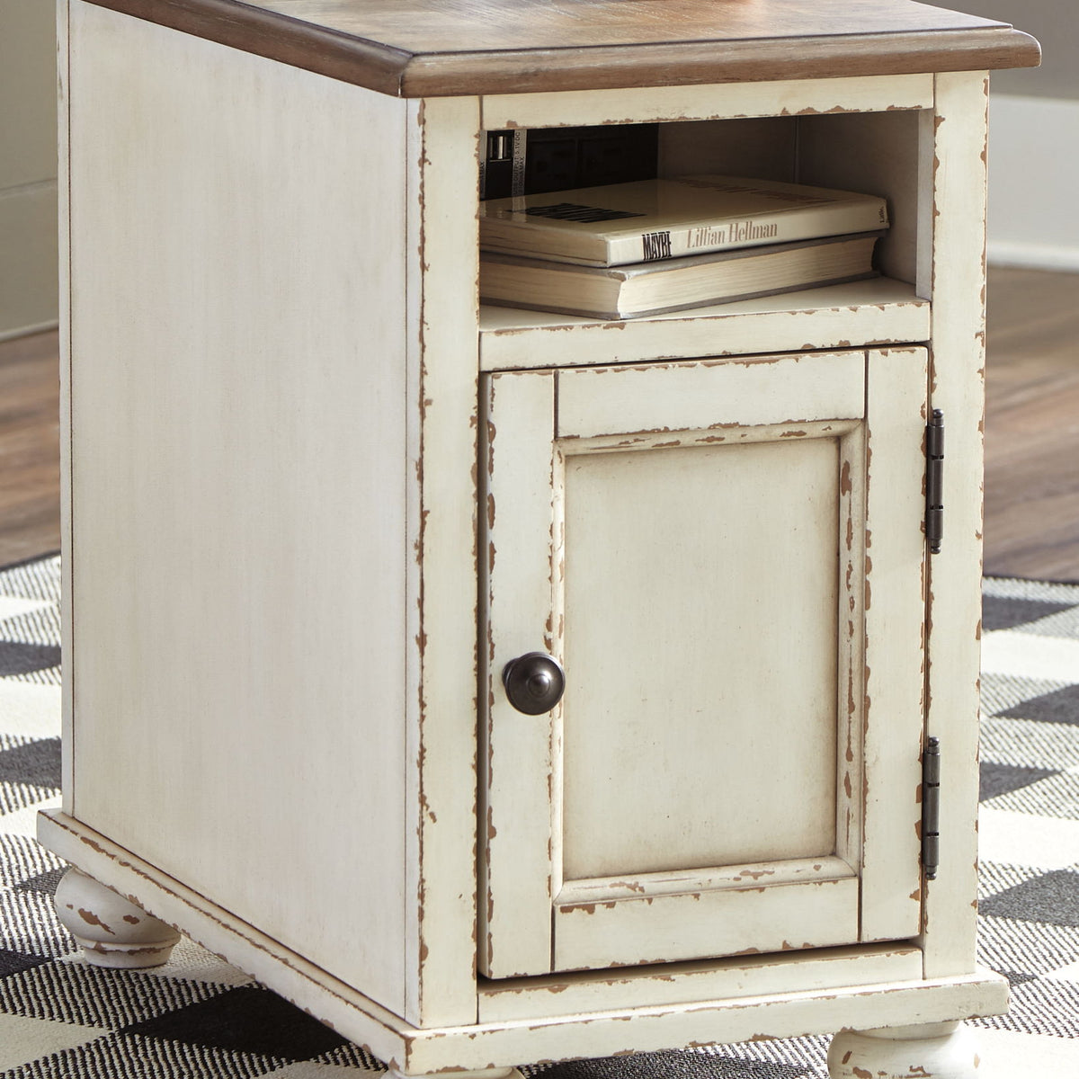 Realyn - Chair Side End Table - AC / USB - White / Brown