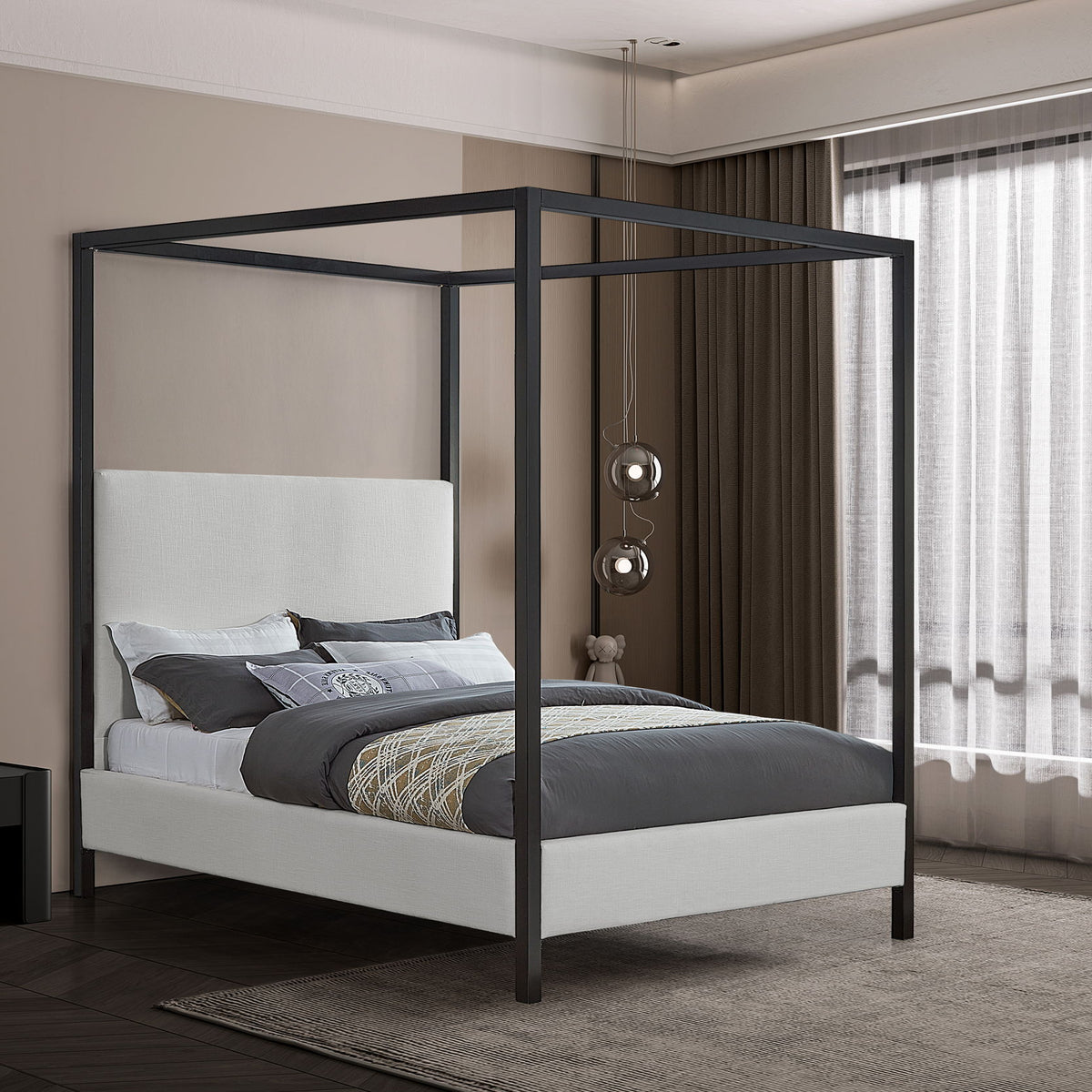 James - Canopy Bed