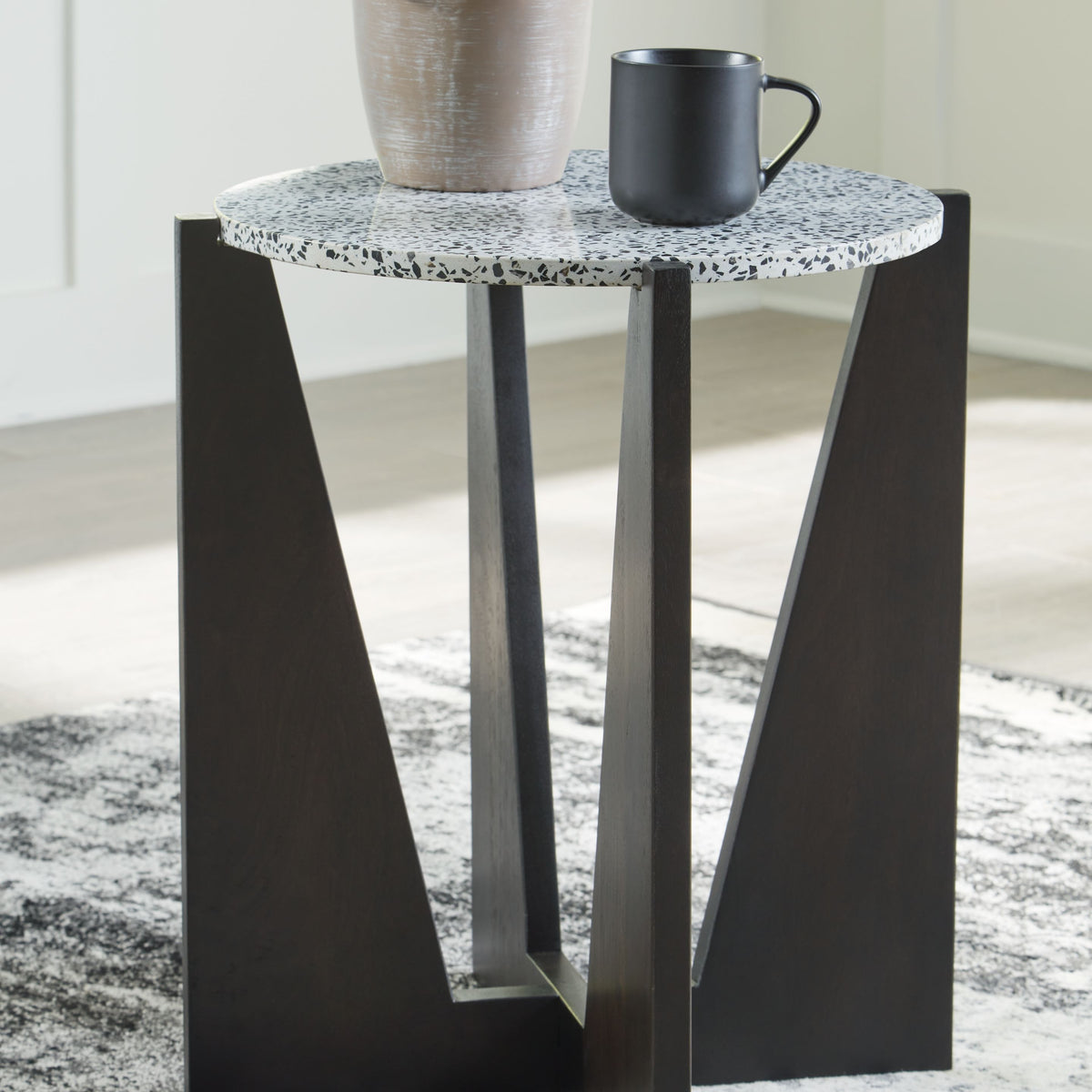 Tellrich - Accent Table - Black / White