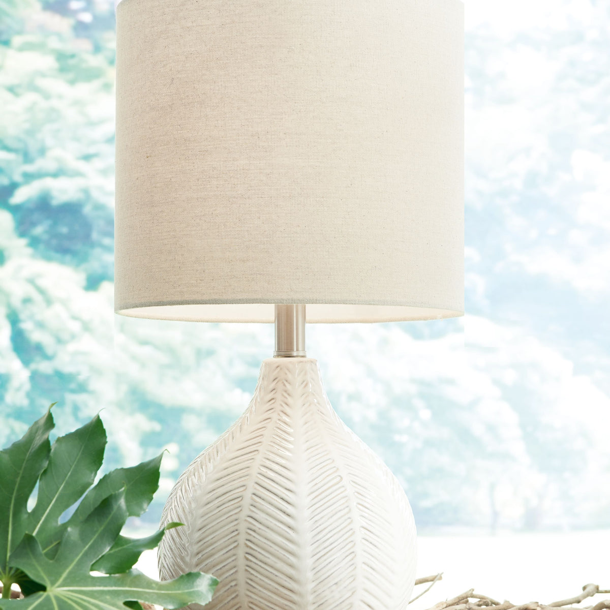 Rainermen - Off White - Ceramic Table Lamp