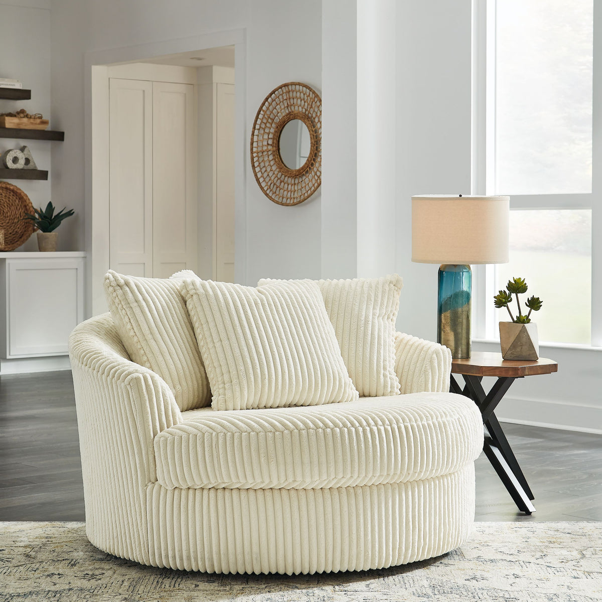 Lindyn - Oversized Swivel Accent Chair