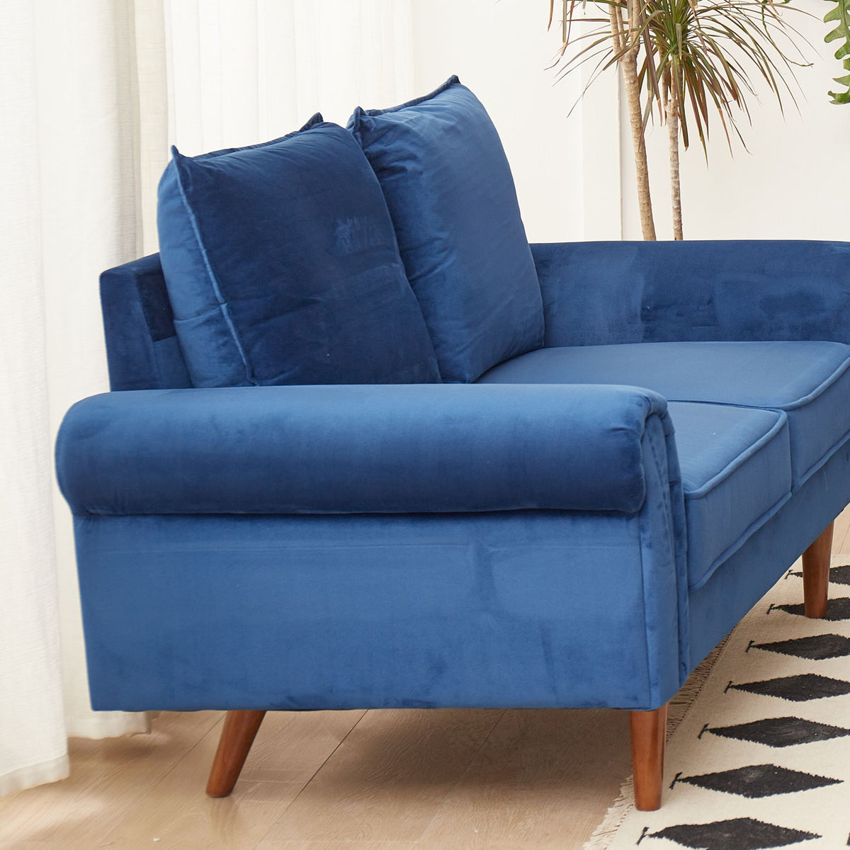 Graceful Design Plush Comfort Loveseat