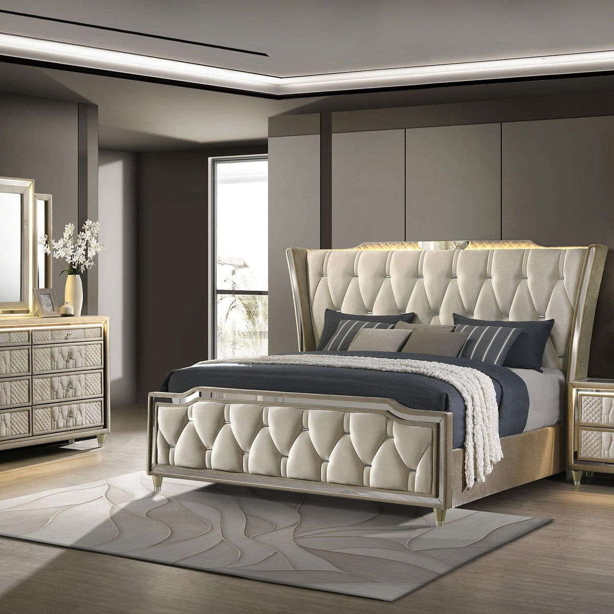 Lorient 4-piece Queen Bedroom Set Ivory and Camel
