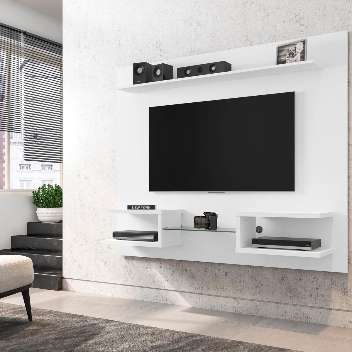 Manhattan Plaza - TV Panel