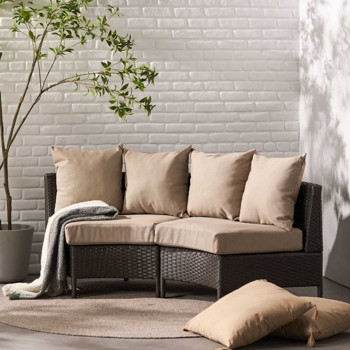 Pt Limon - Modern Outdoor Single Sofa