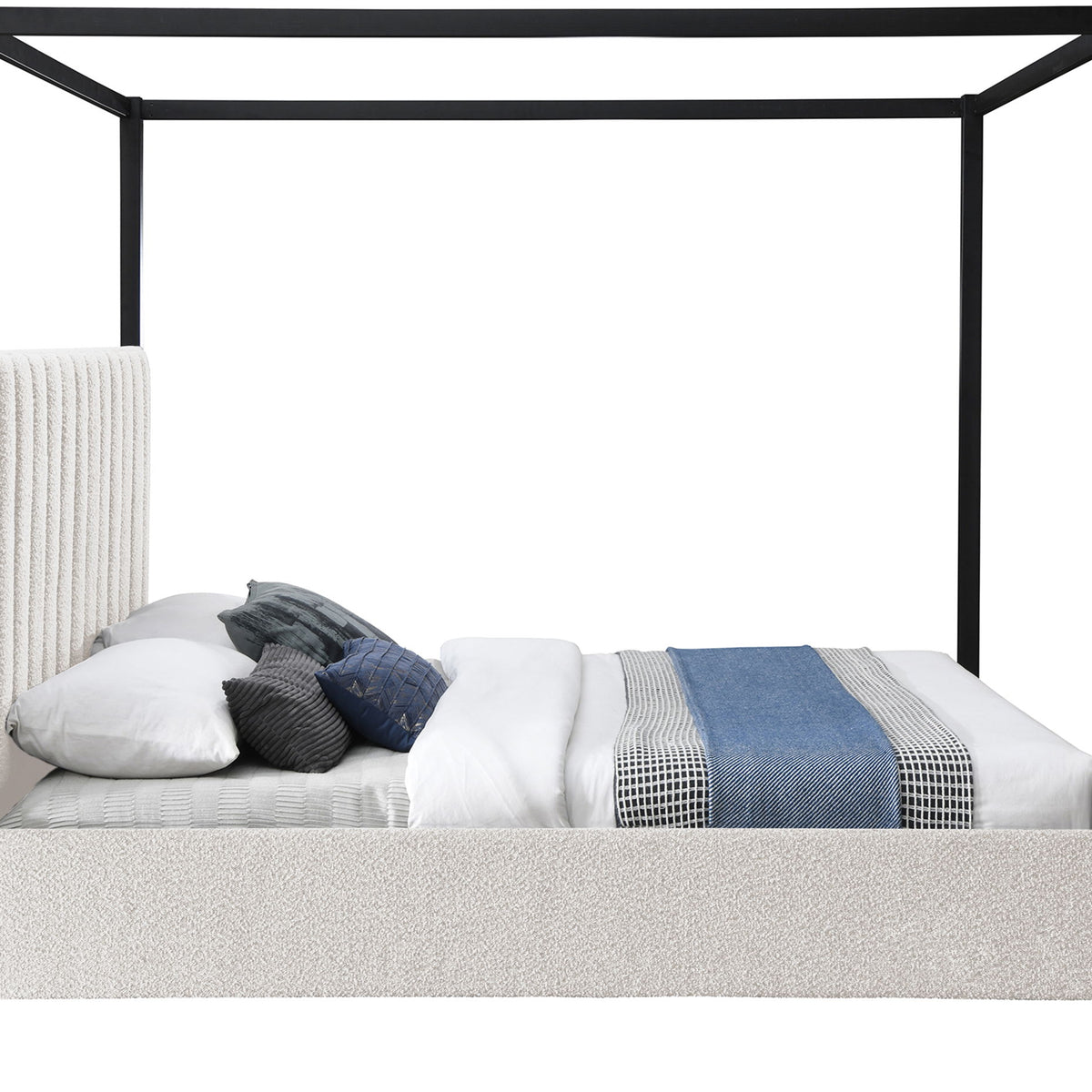 Kelly - Bed