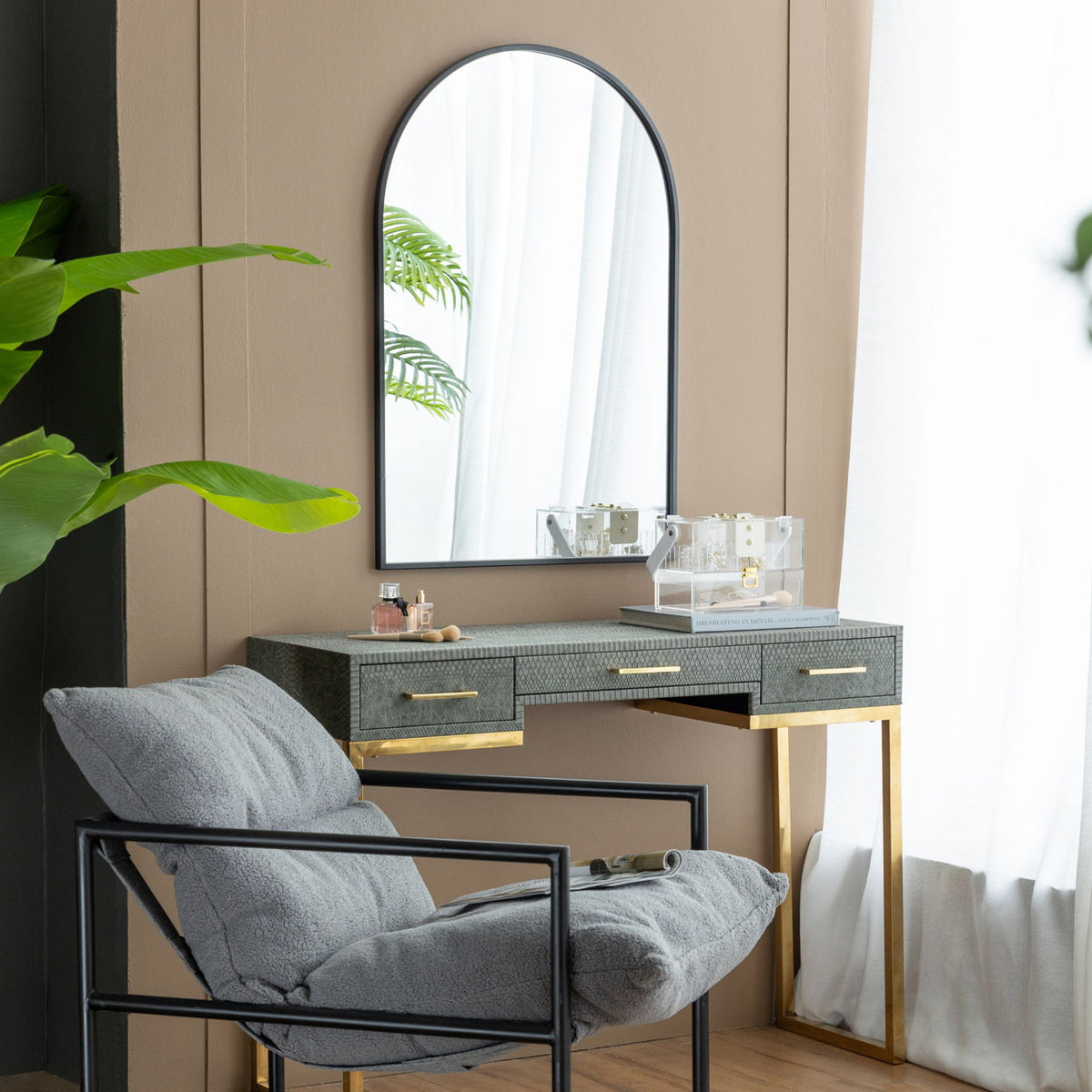 Arched Mirror With Metal Frame, Wall Mirror For Living Room Bedroom Entryway