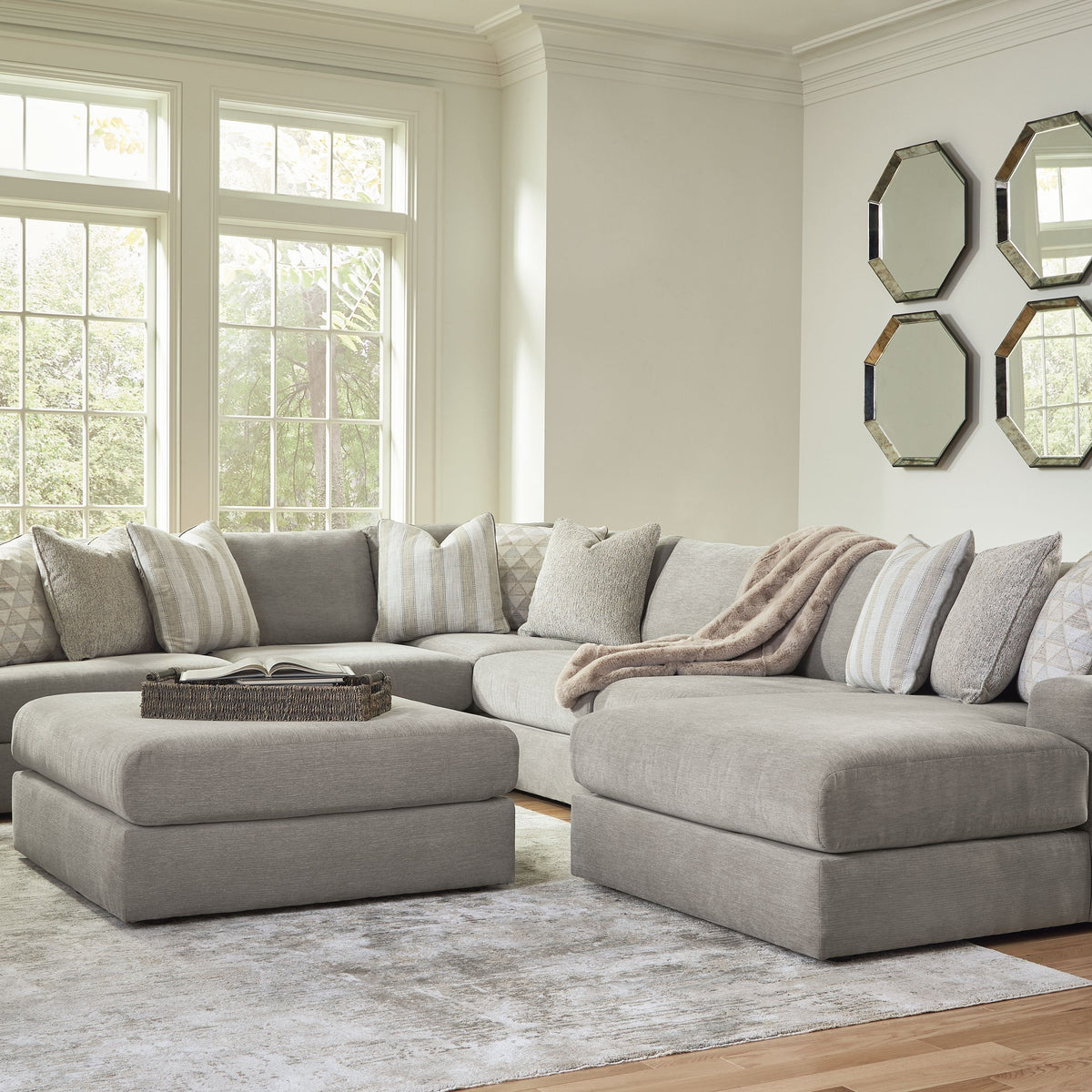 Avaliyah - Living Room Set