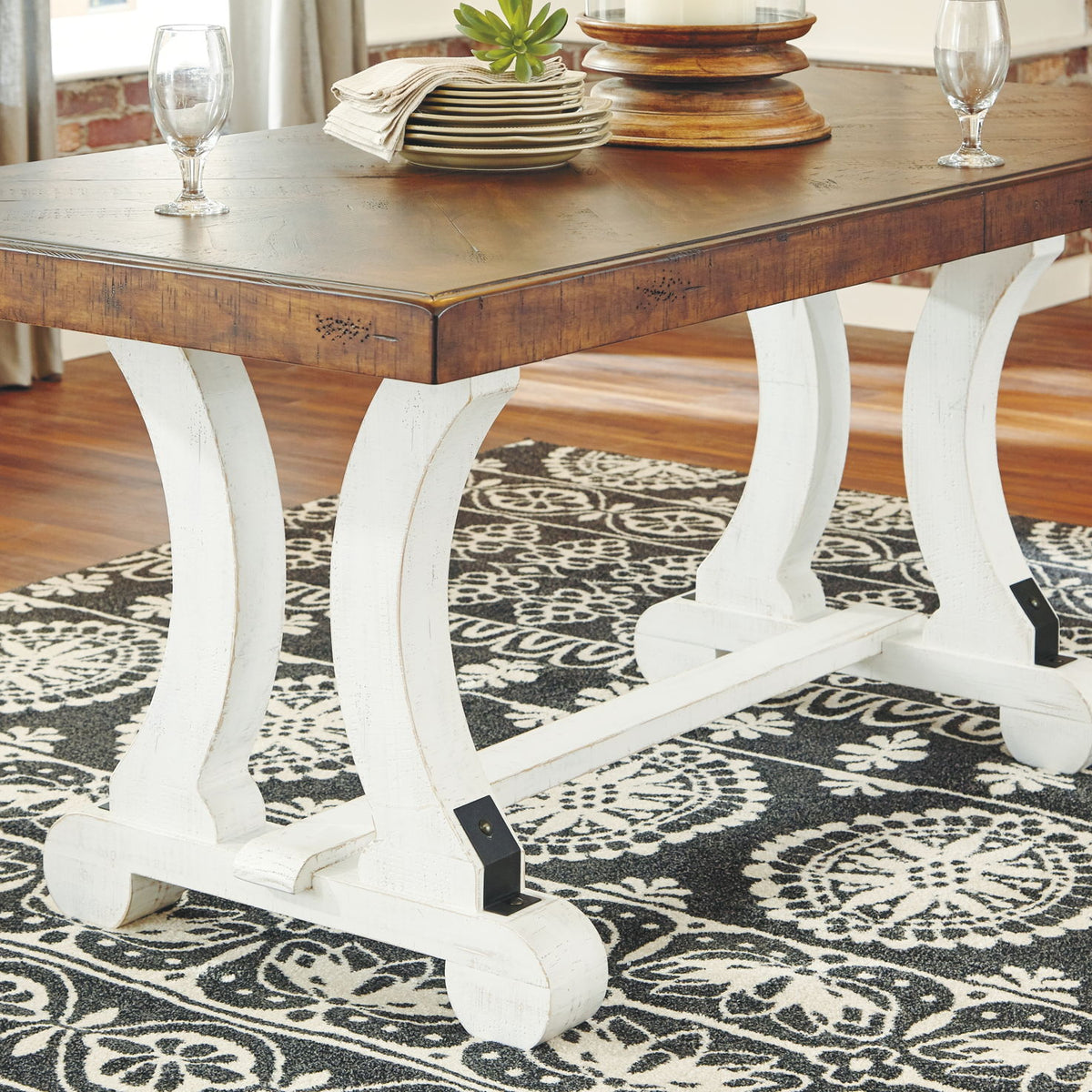 Valebeck - Dining Table Set