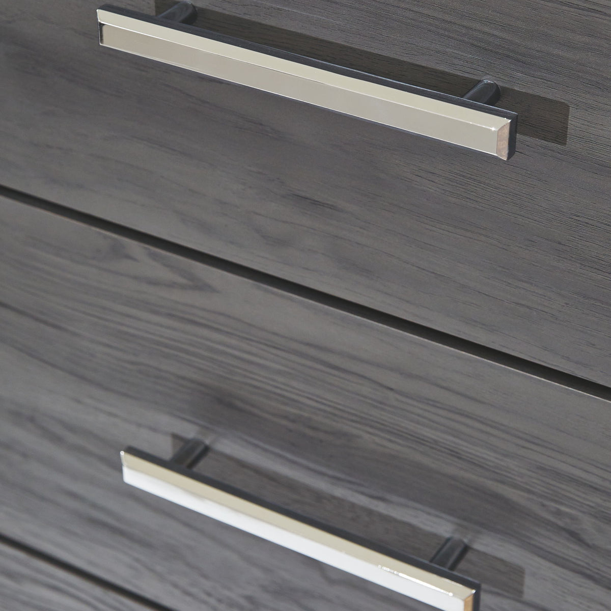 Lodanna - Five Drawer Chest - Gray