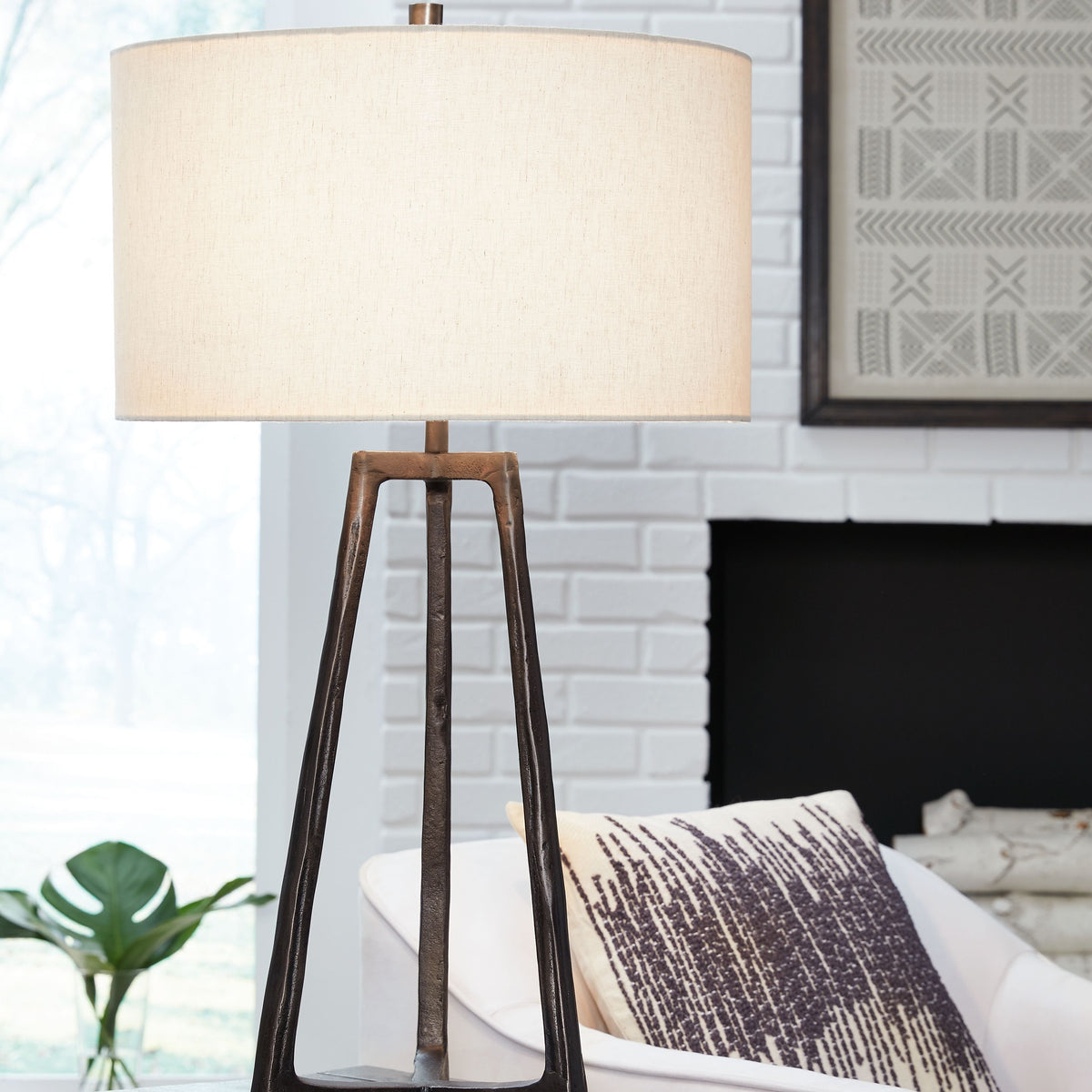 Ryandale - Table Lamp
