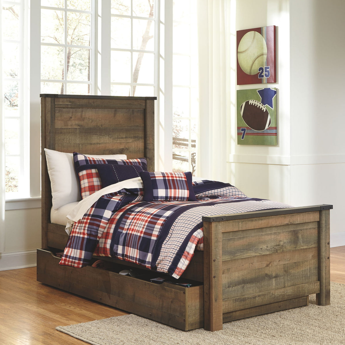Trinell - Panel Bed