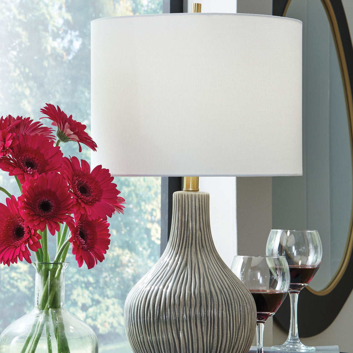 Judlen - Ceramic Table Lamp - Gray / Gold Finish