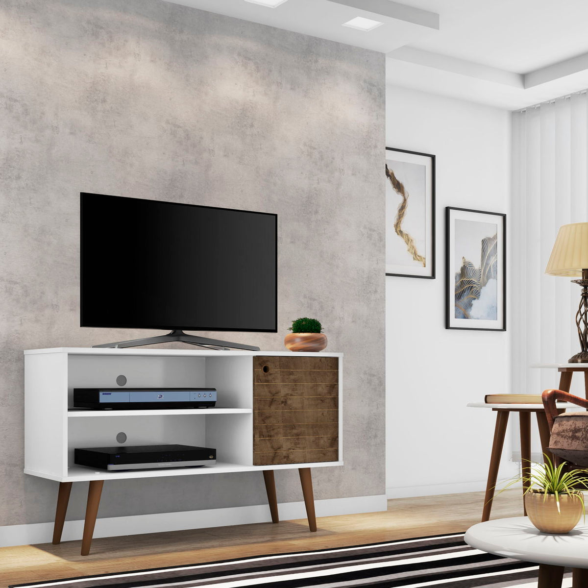 Manhattan Liberty - TV Stand With White Frame