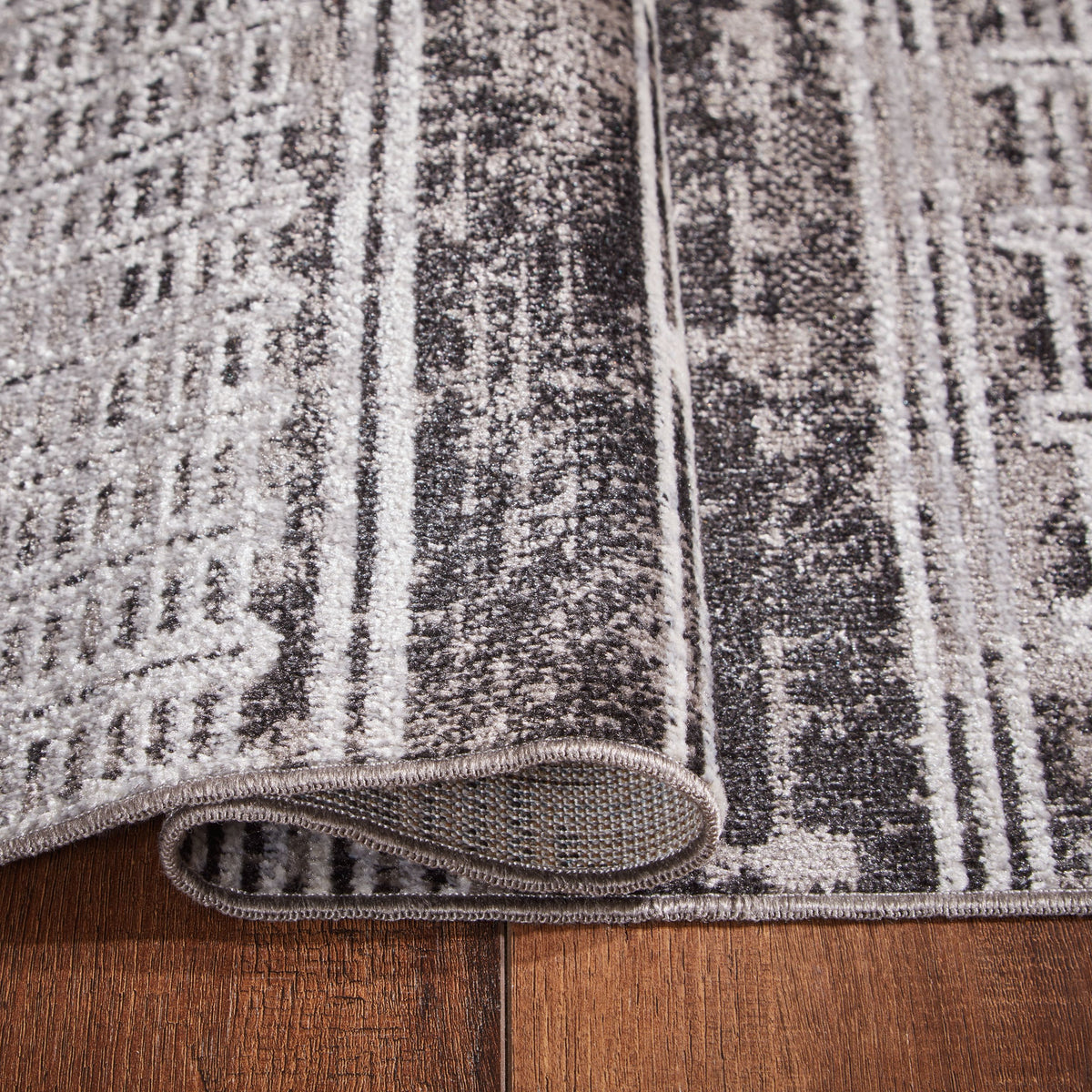 Henchester - Rug