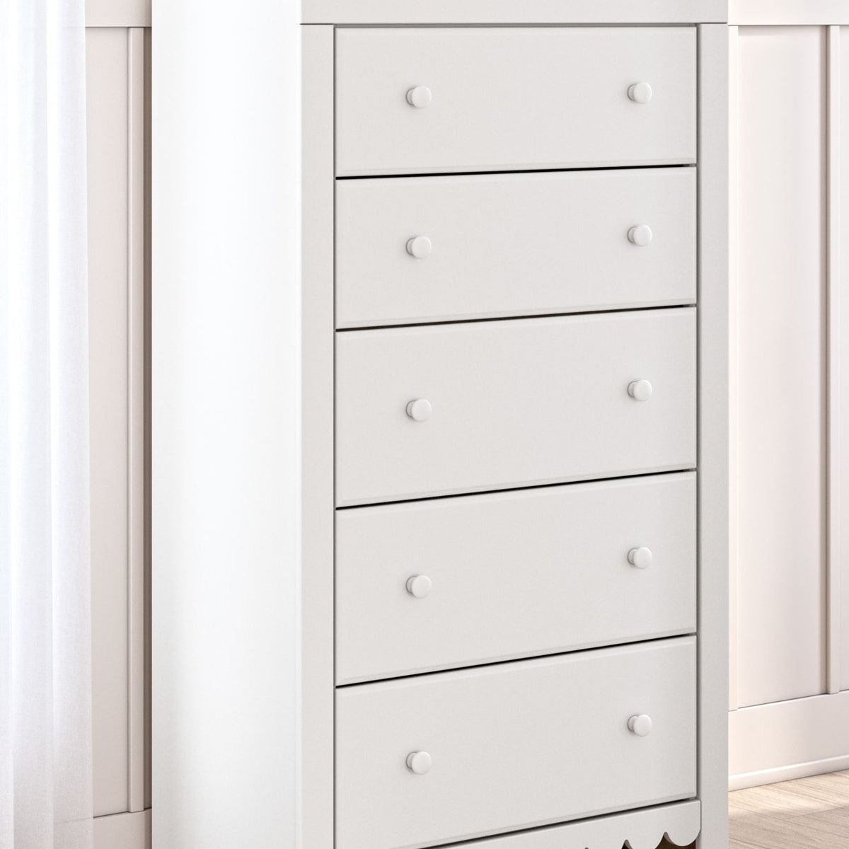 Mollviney - Five Drawer Chest - White