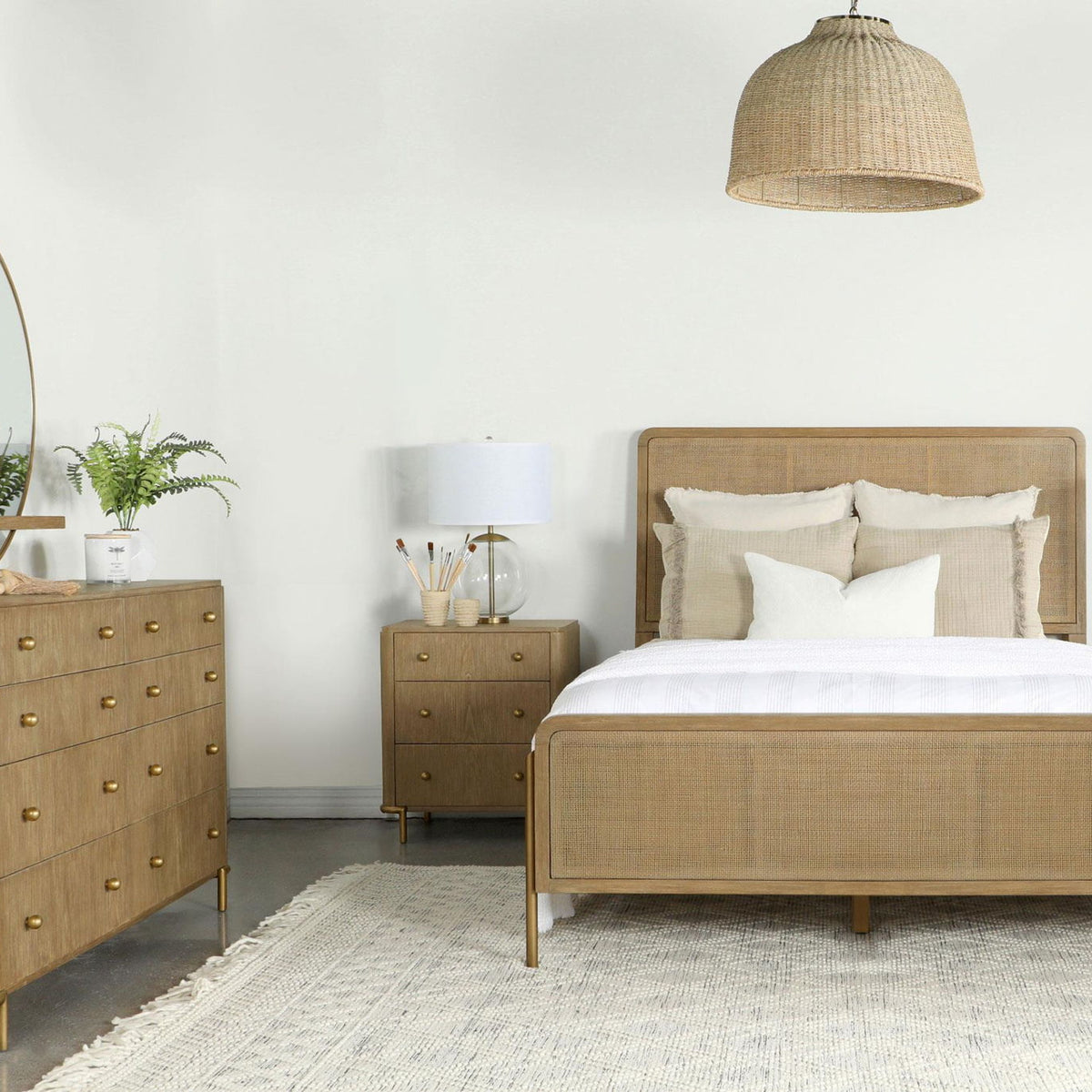 Arini 4-piece Queen Bedroom Set Sand Wash and Natural Cane