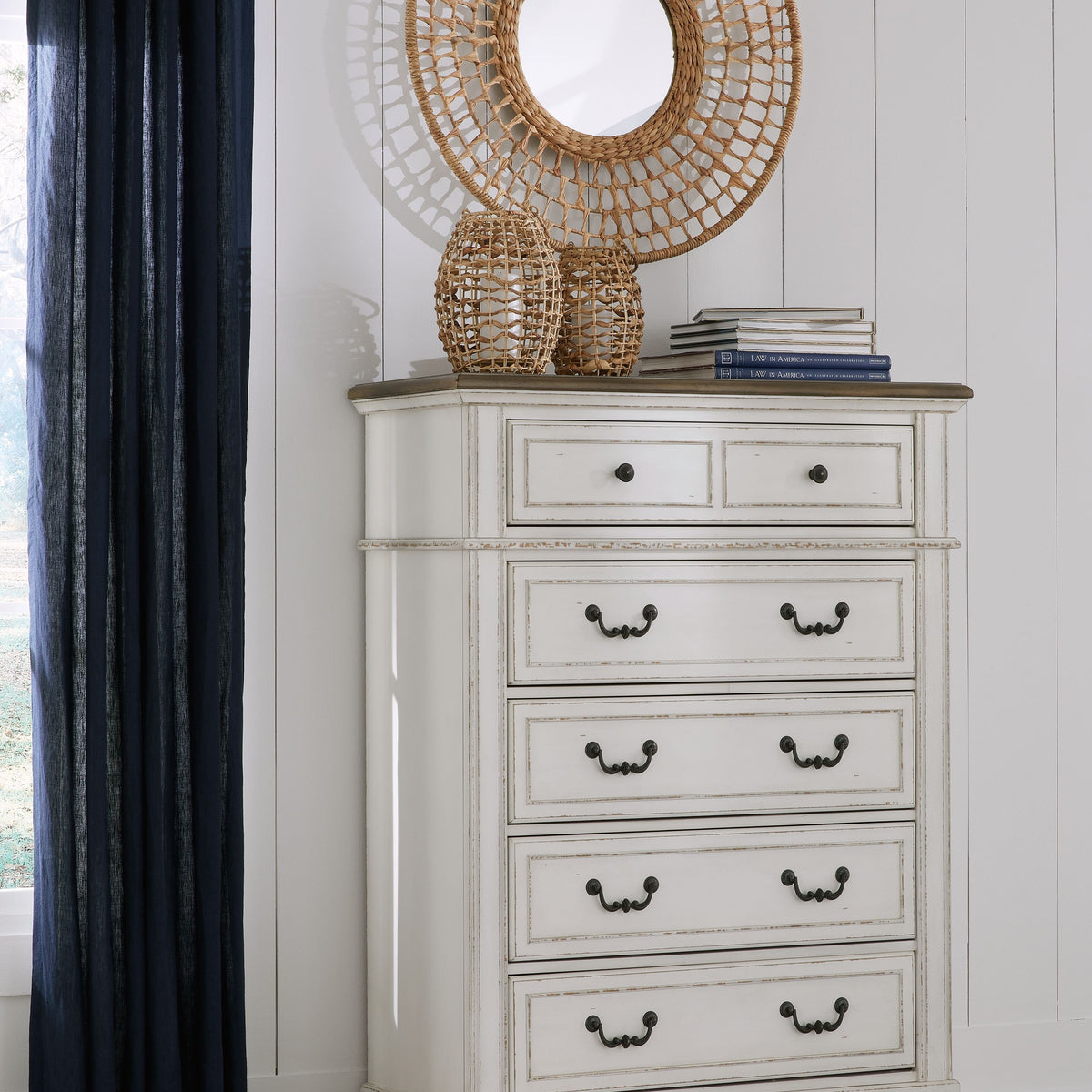 Blendon - Two-tone - Five Drawer Chest