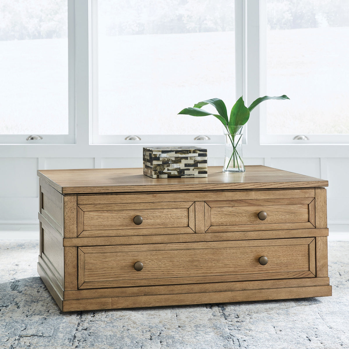 Sharlance - Lift Top Cocktail Table - Light Brown