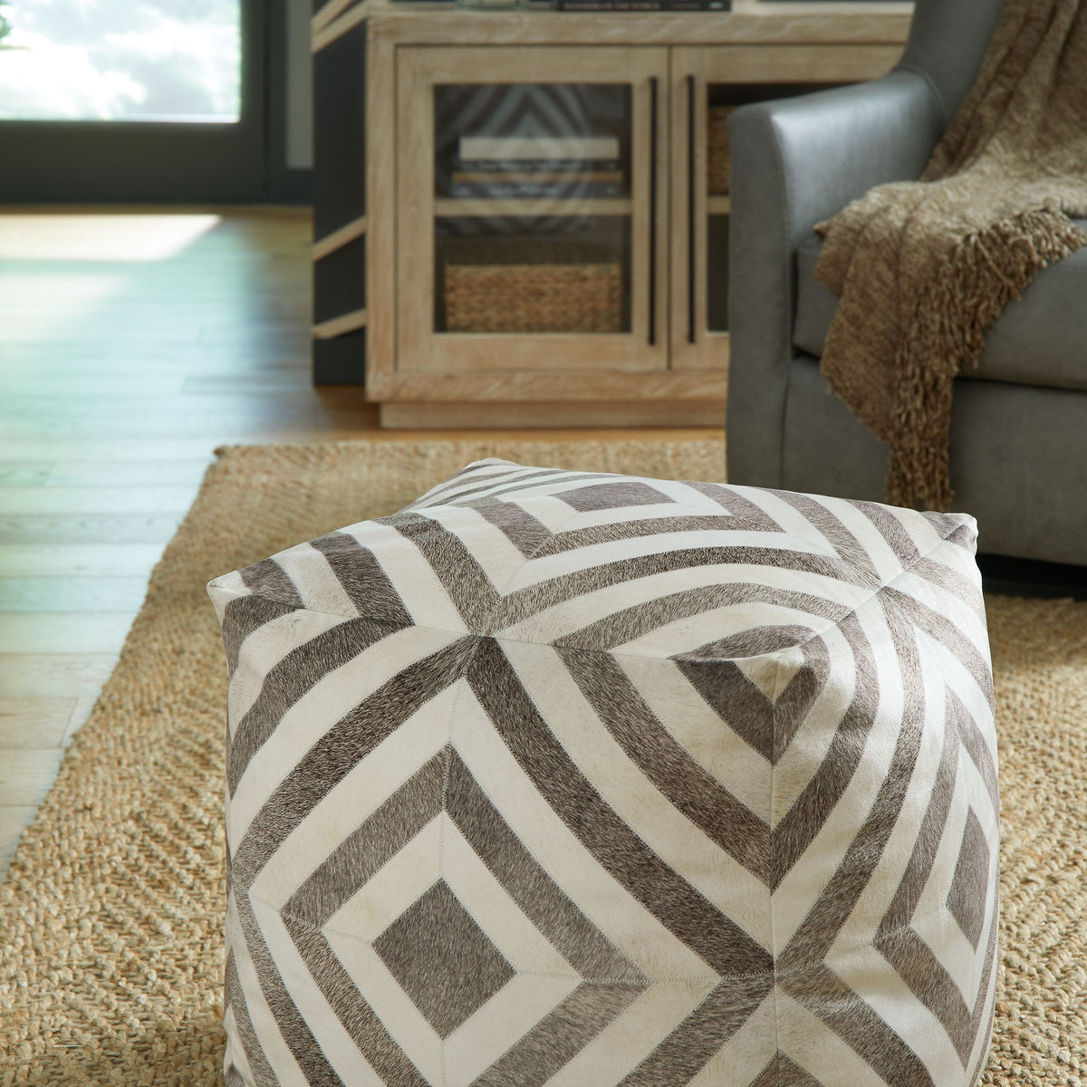 Hartselle - Pouf - Brown