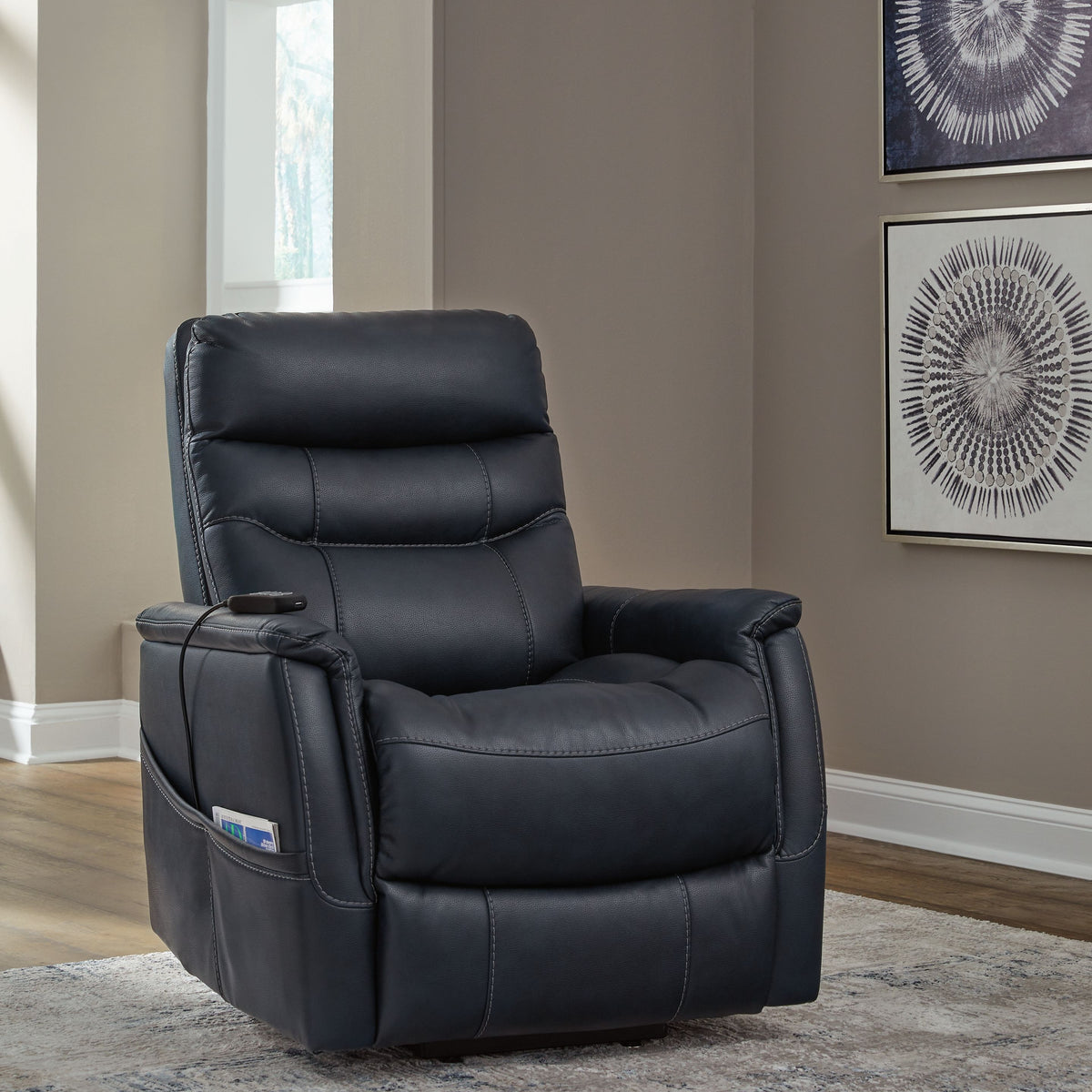 Strawbill - Power Lift Recliner