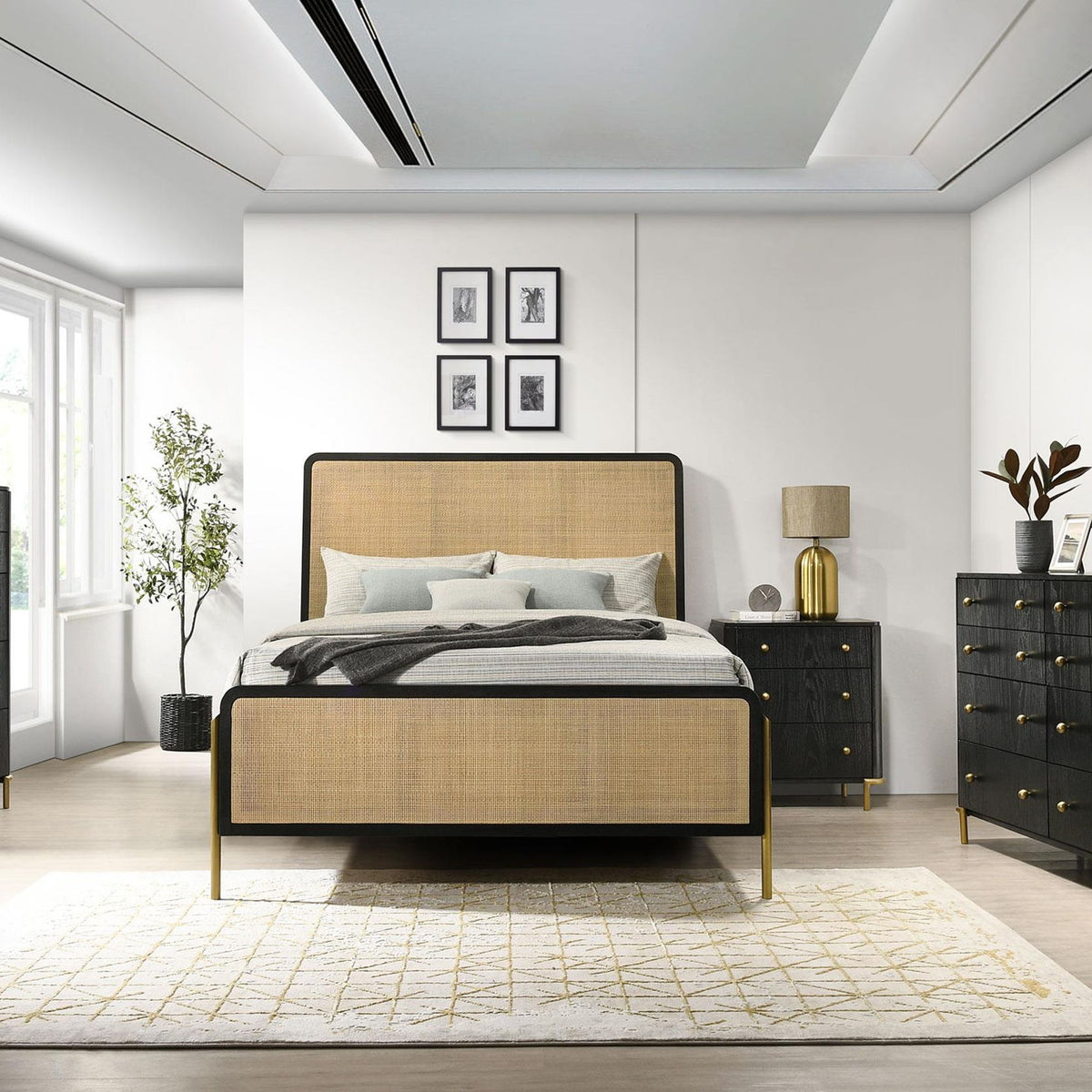 Arini 5-piece Queen Bedroom Set Black and Natural