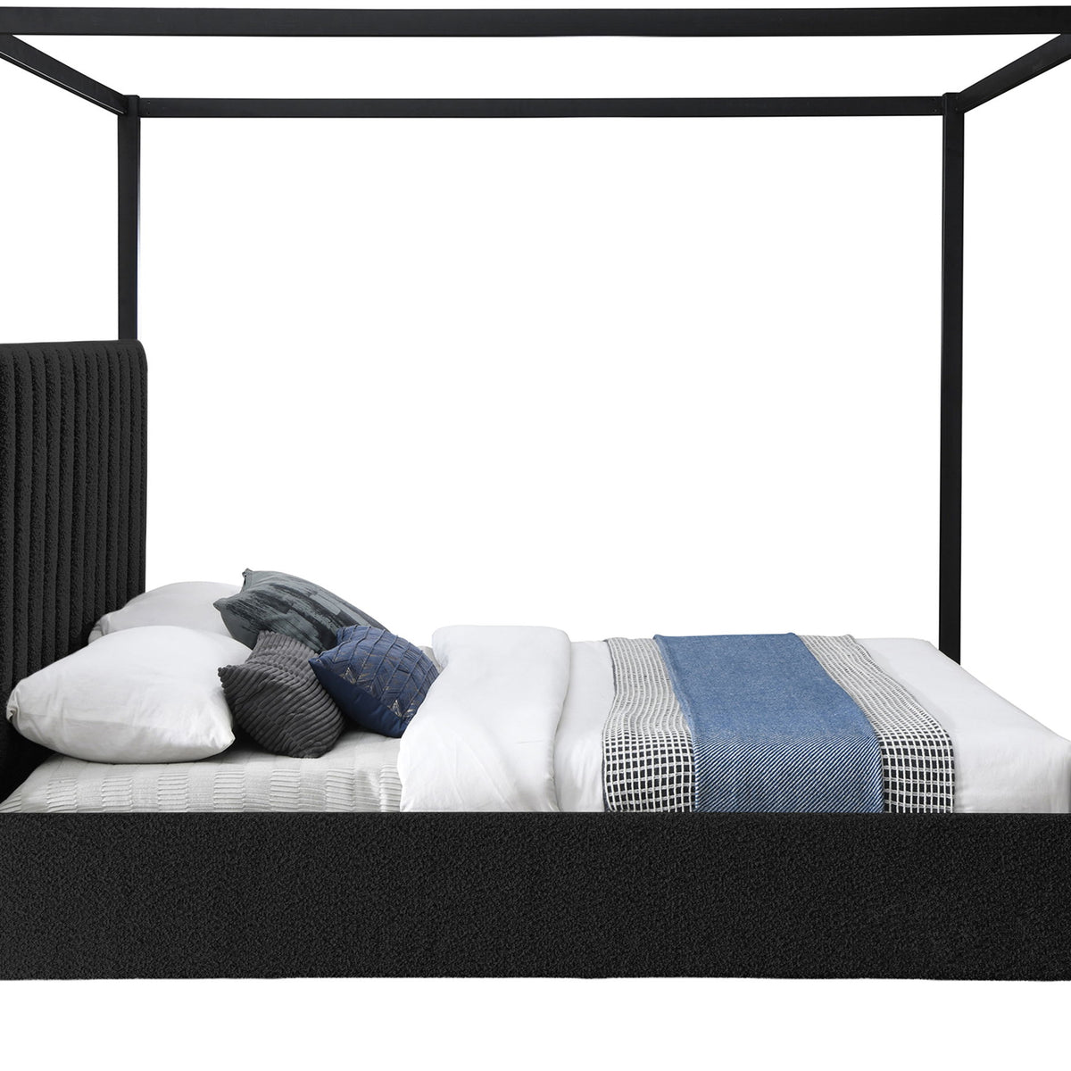 Kelly - Bed