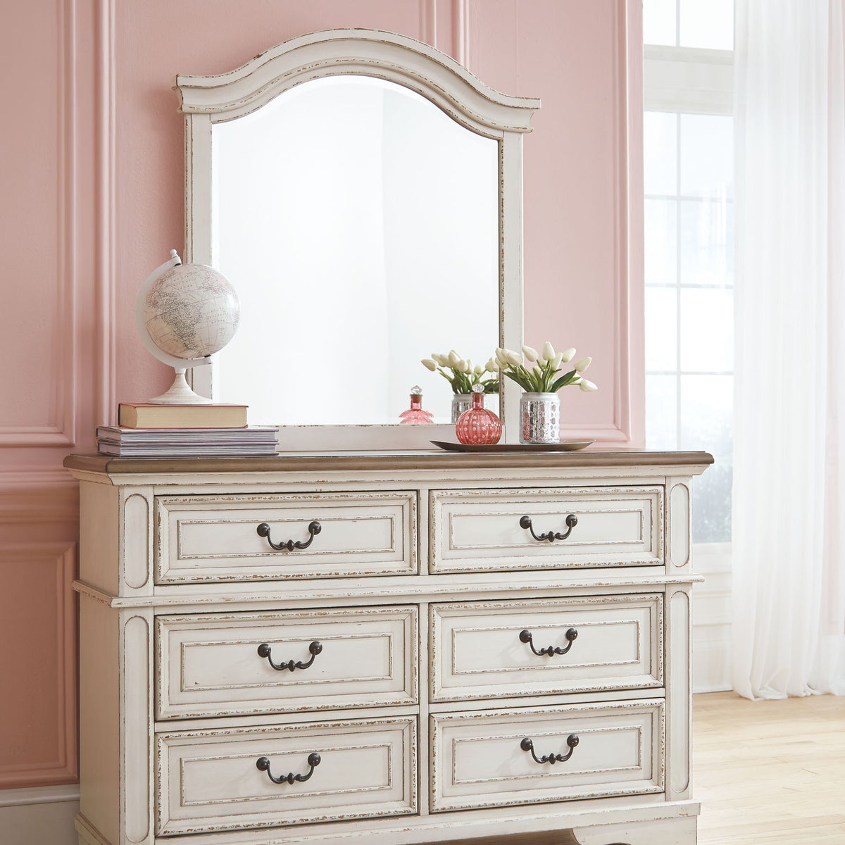 Realyn - Dresser, Mirror